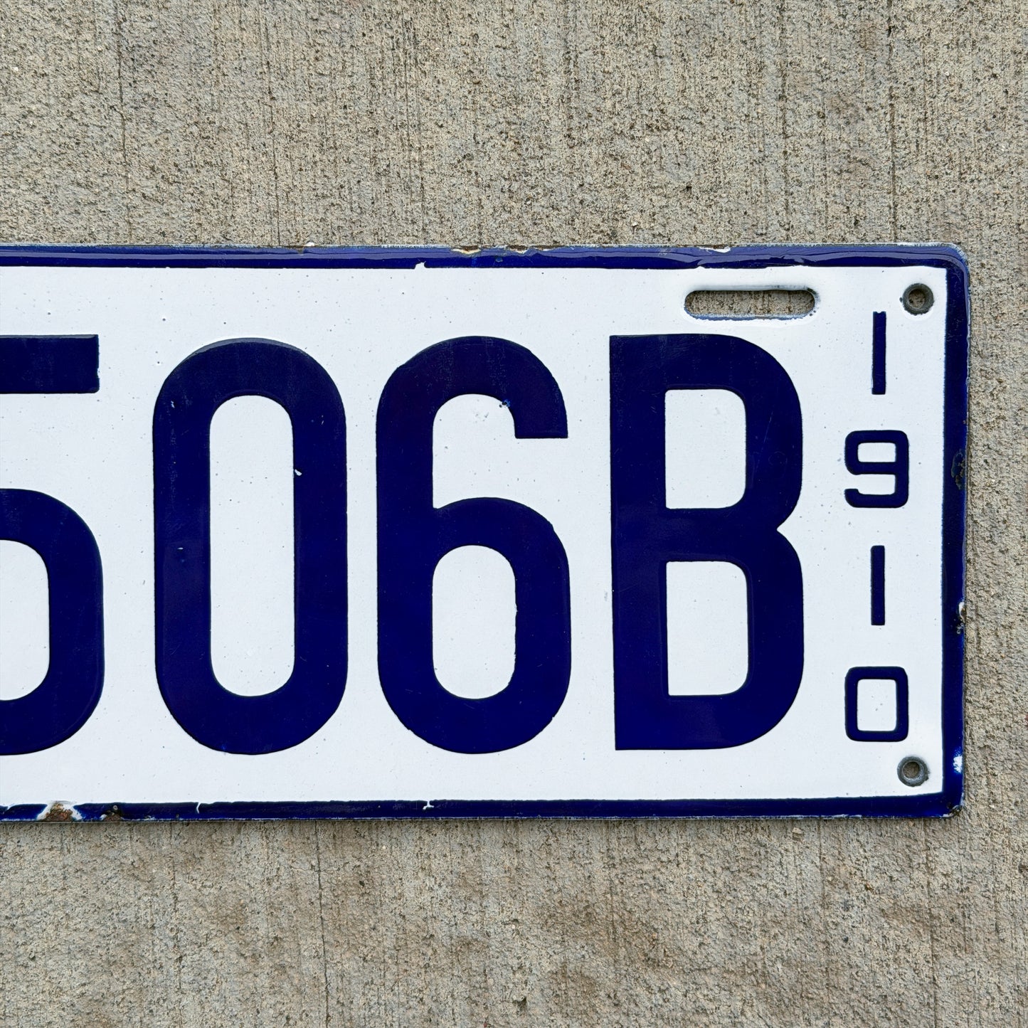 1910 Massachusetts Porcelain Dealer License Plate Auto Tag High Quality 0506B