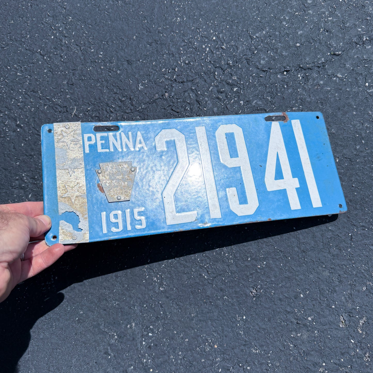 1915 Pennsylvania Porcelain Truck License Plate Auto Tag 4 Star 21941