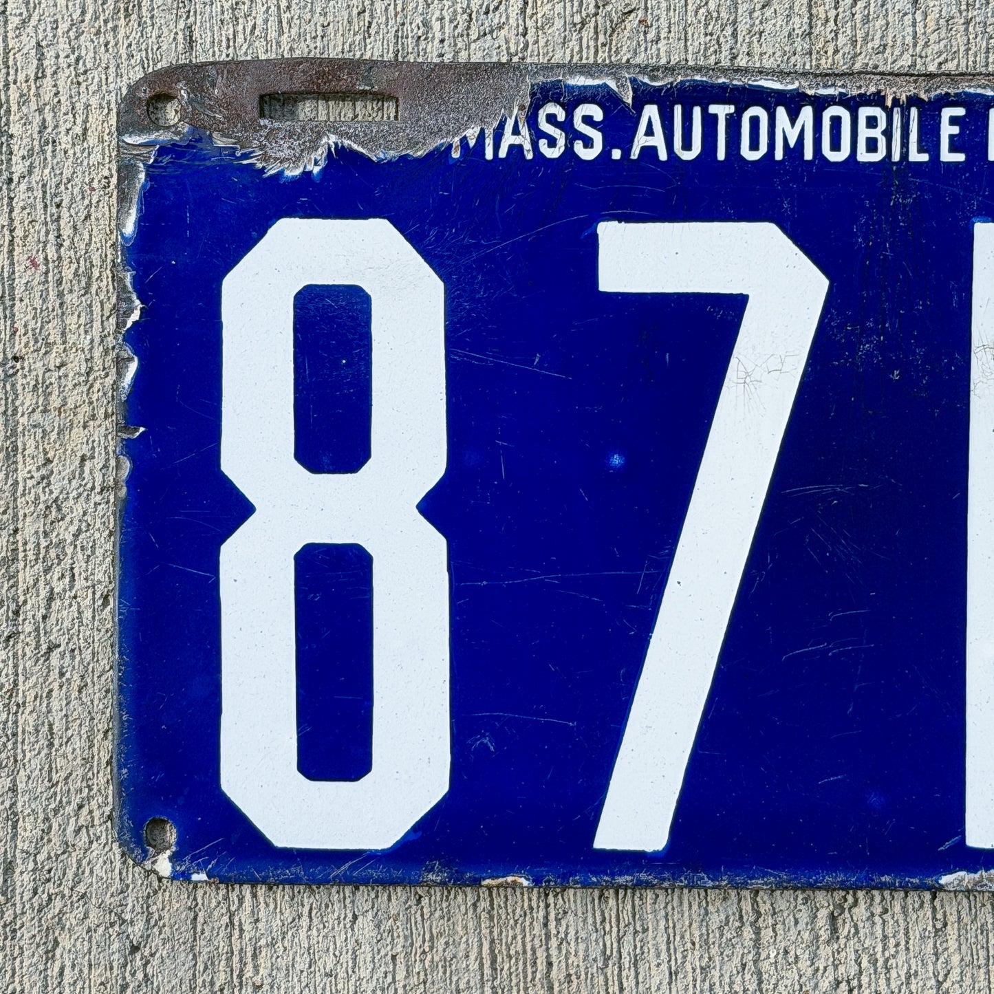 1904 Massachusetts Porcelain License Plate Auto Tag Nice Quality Four Digit Small Font 8719
