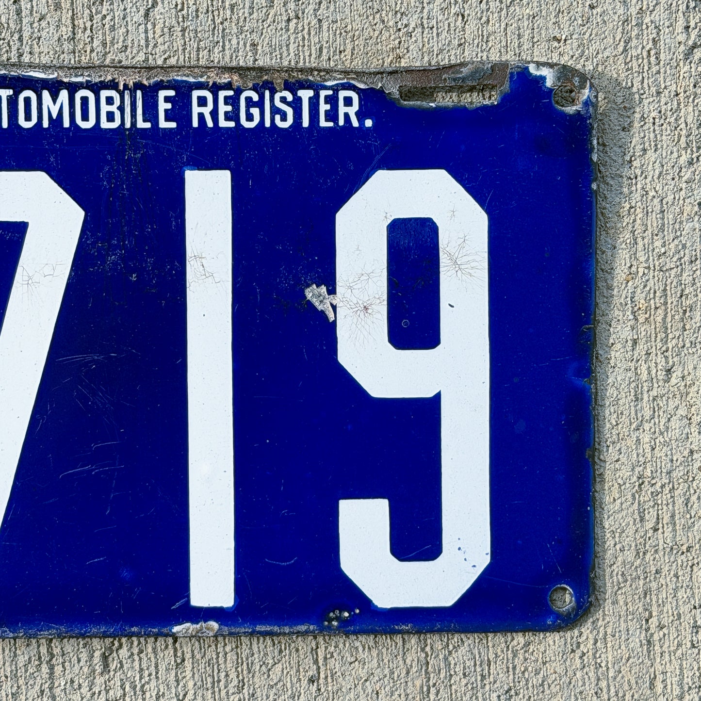 1904 Massachusetts Porcelain License Plate Auto Tag Nice Quality Four Digit Small Font 8719