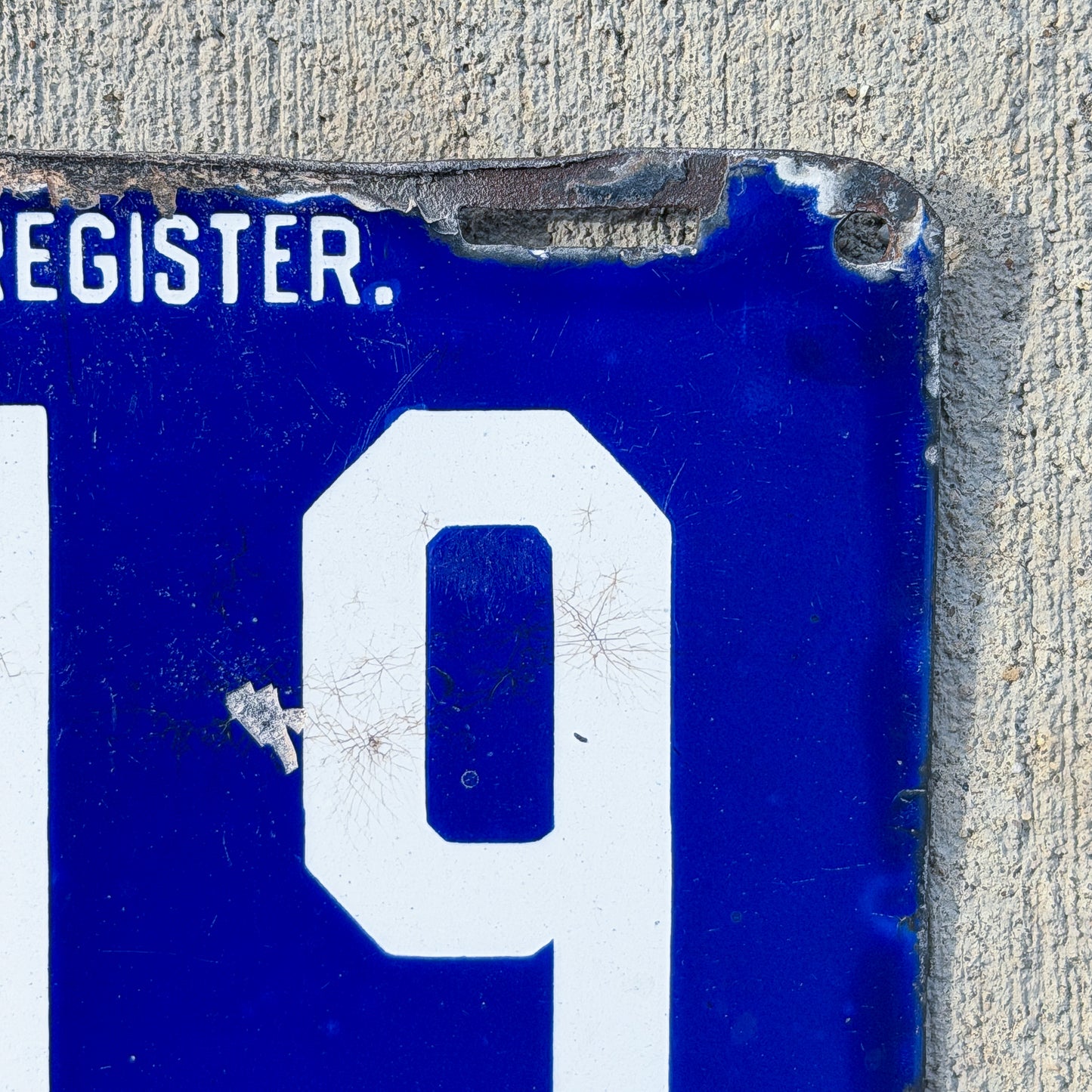 1904 Massachusetts Porcelain License Plate Auto Tag Nice Quality Four Digit Small Font 8719