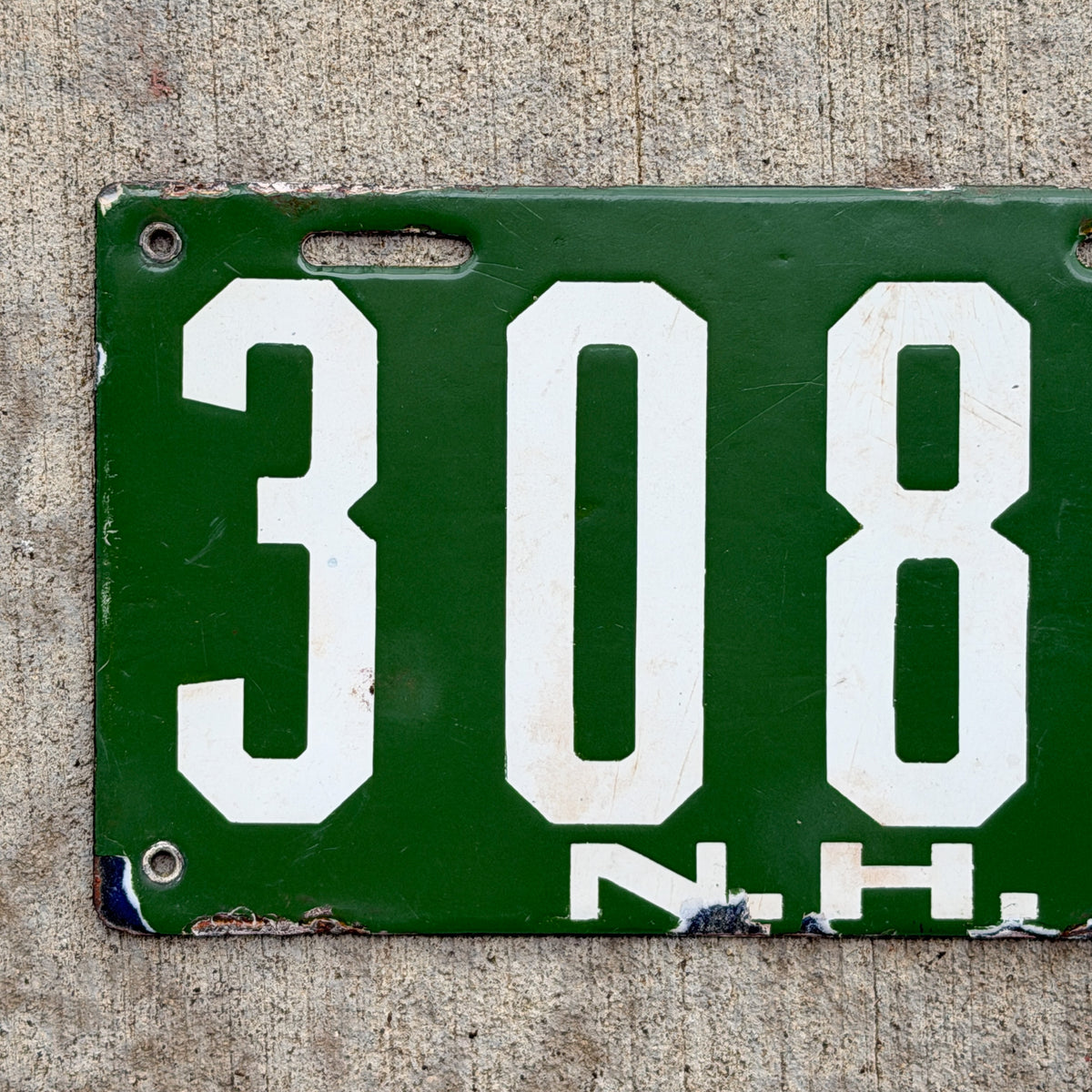 1909 New Hampshire Porcelain License Plate Auto Tag 3086