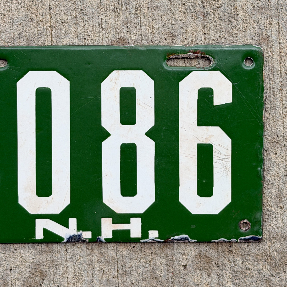 1909 New Hampshire Porcelain License Plate Auto Tag 3086