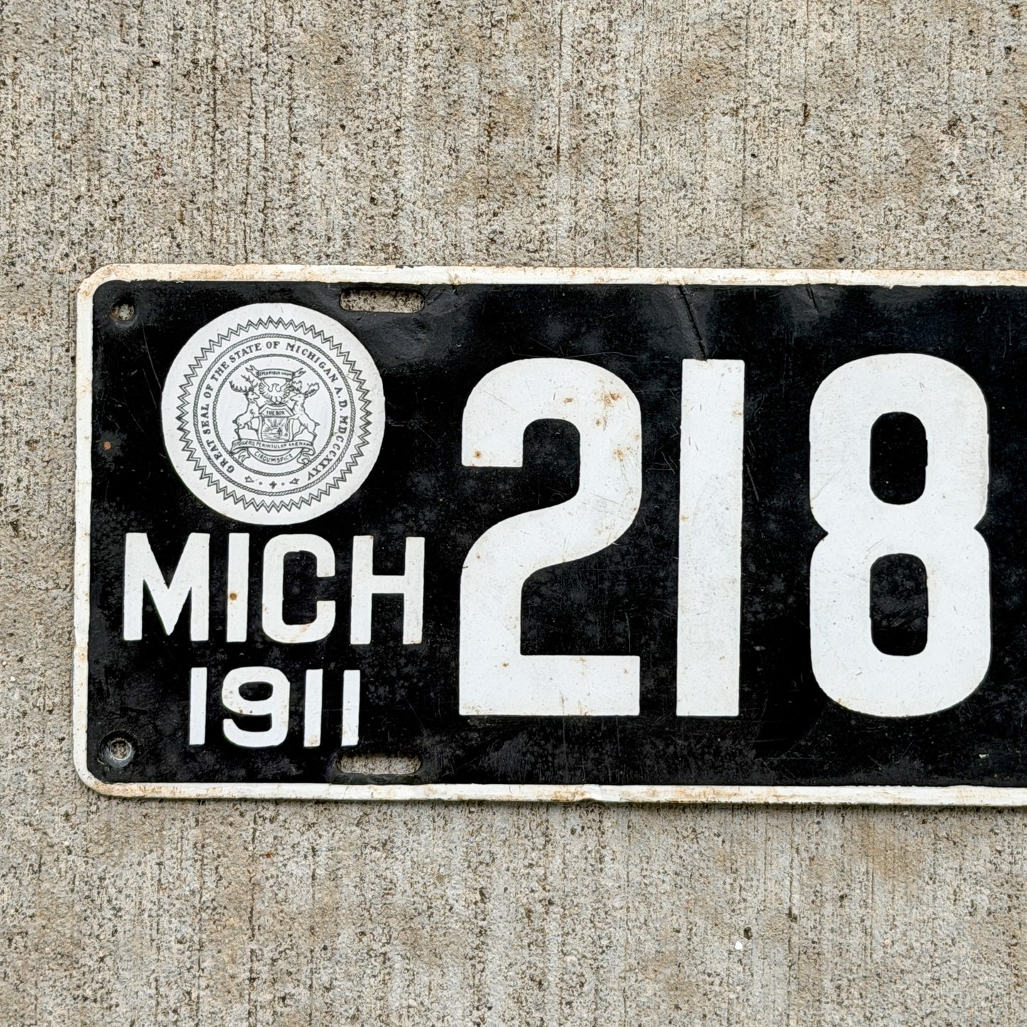 1911 Michigan Porcelain License Plate Auto Tag 21858
