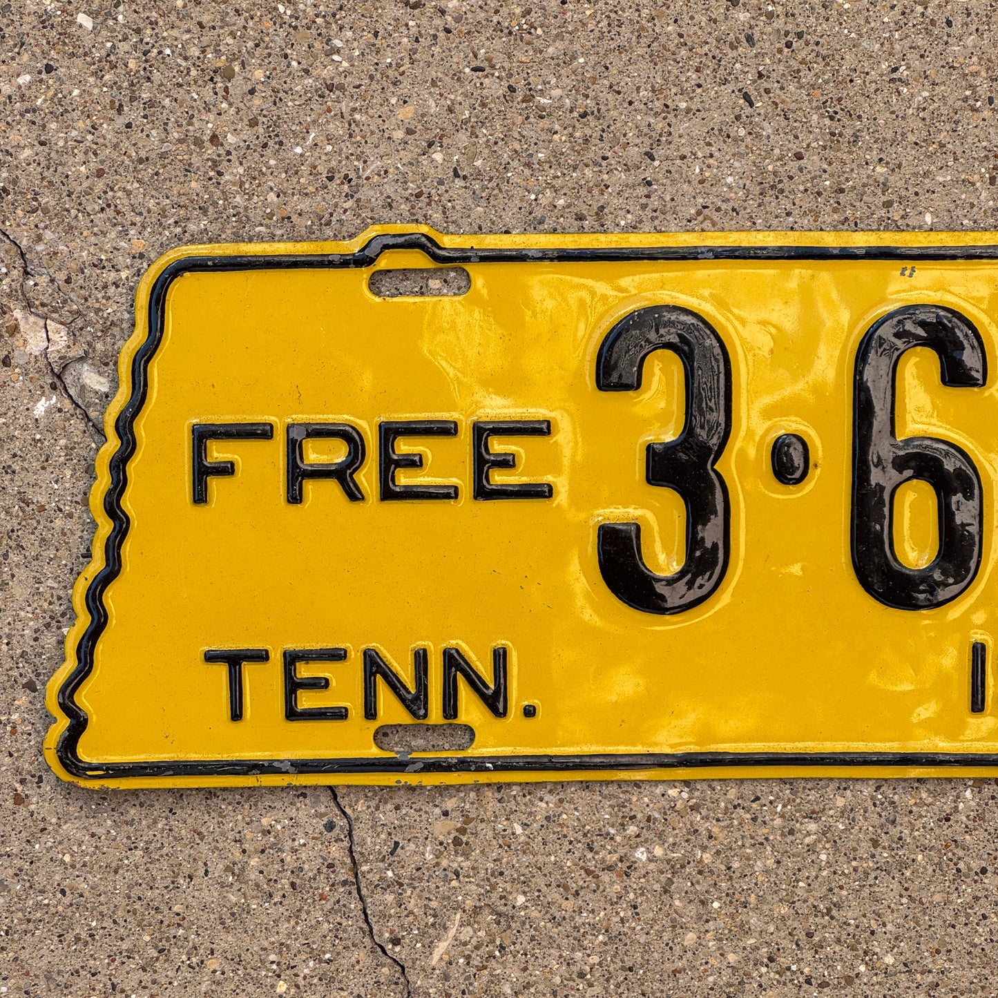 1937 Tennessee Free License Plate Auto Tag State Shape 3677