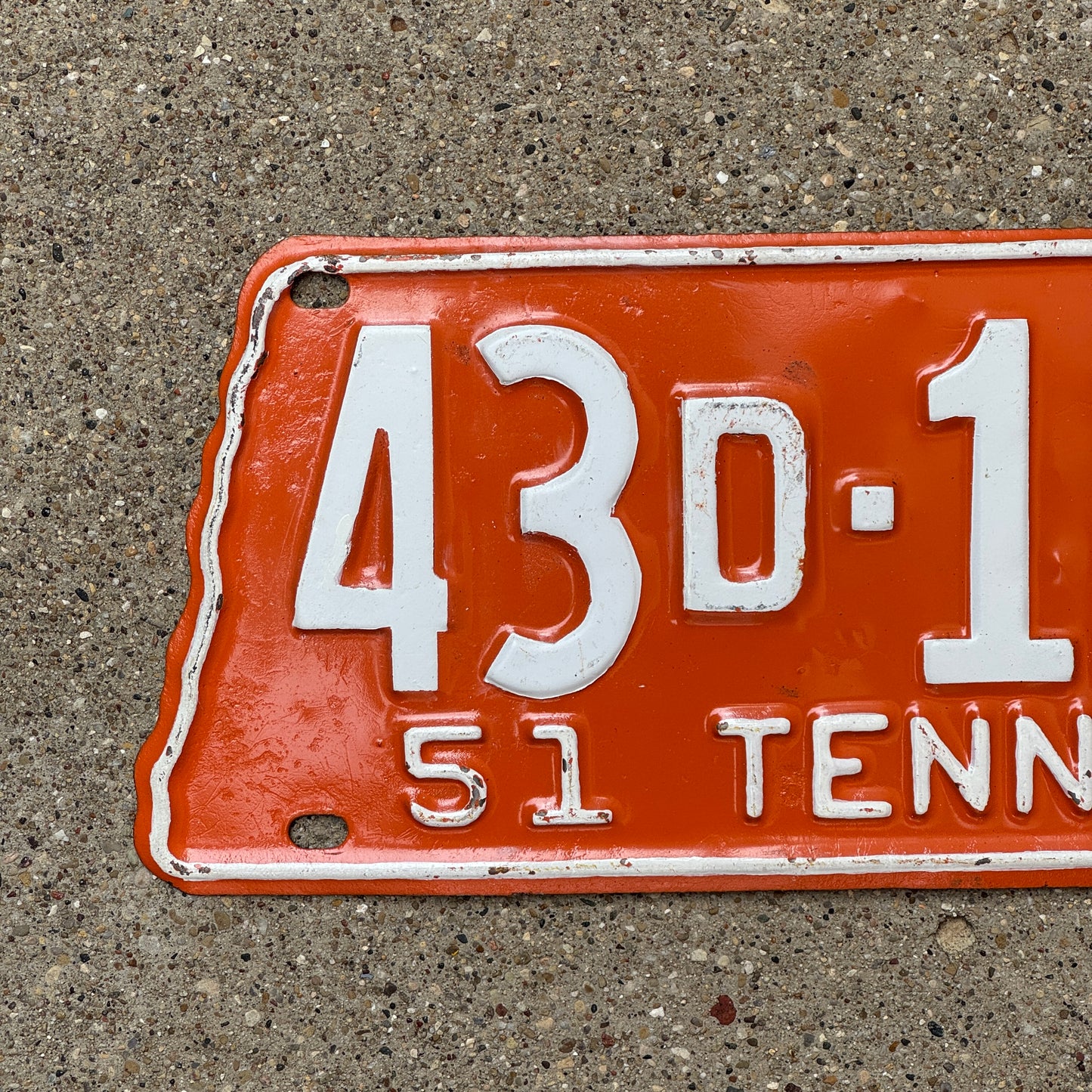1951 Tennessee License Plate Auto Tag State Shape Vols Colors 43 D 128