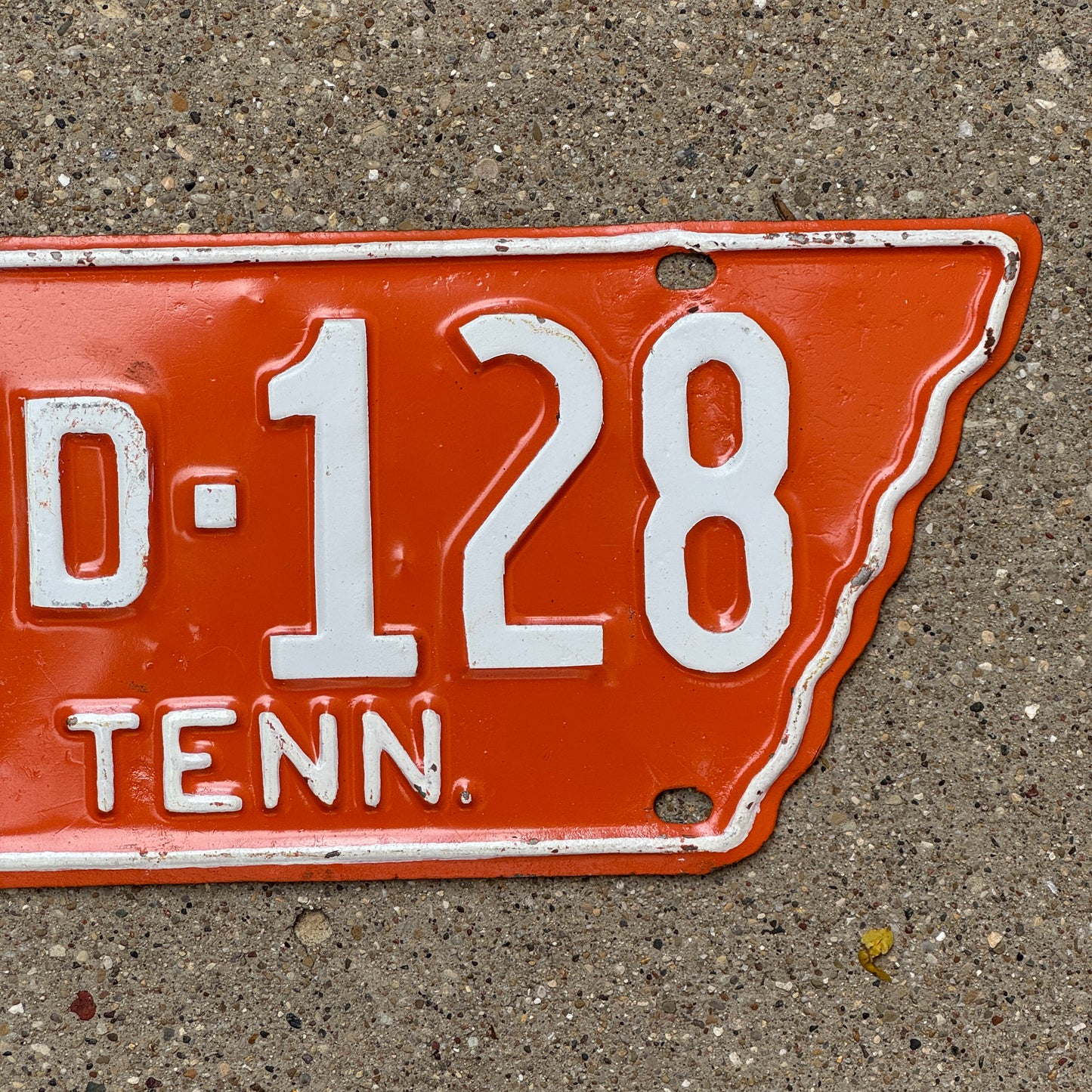 1951 Tennessee License Plate Auto Tag State Shape Vols Colors 43 D 128