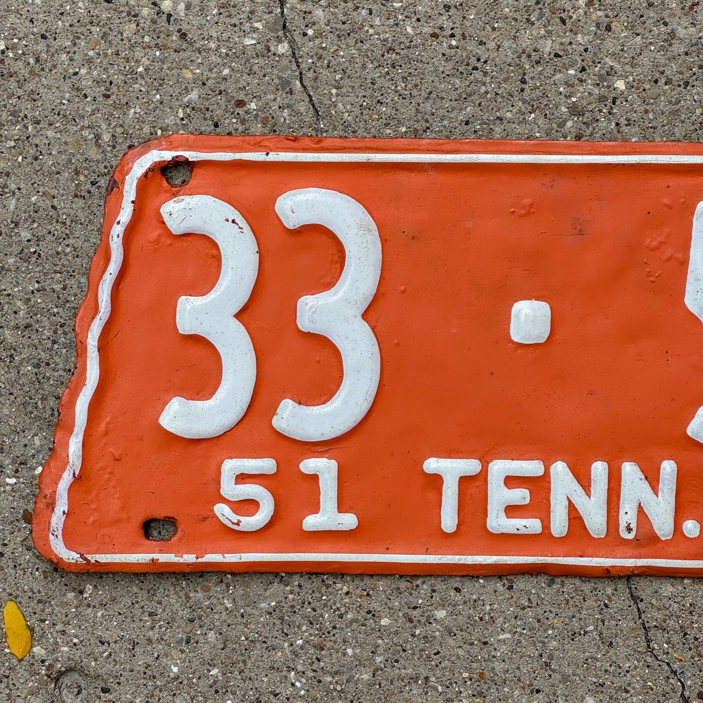 1951 Tennessee License Plate Auto Tag State Shape Vols Colors 33 56