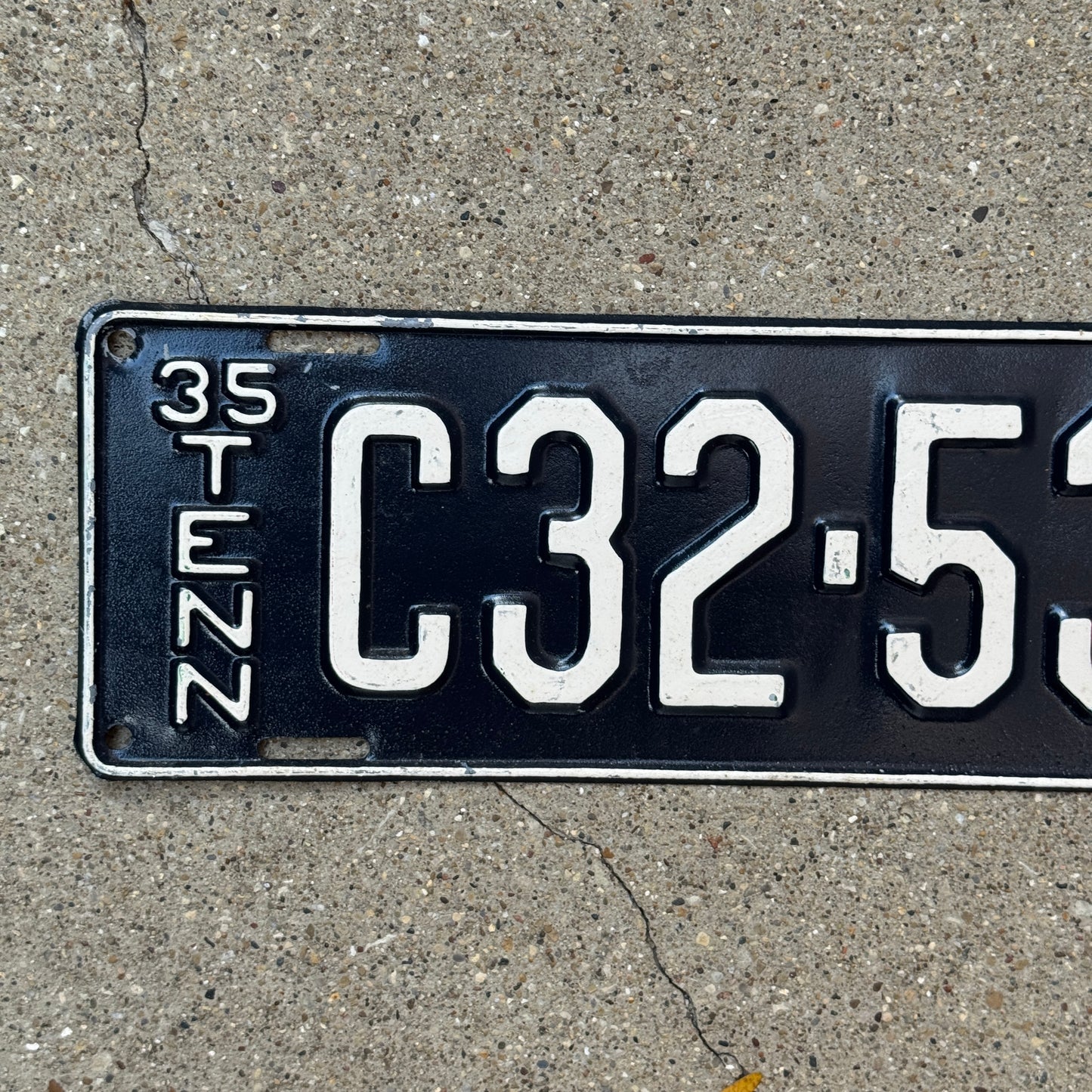 1935 Tennessee Truck License Plate Auto Tag C 32 536