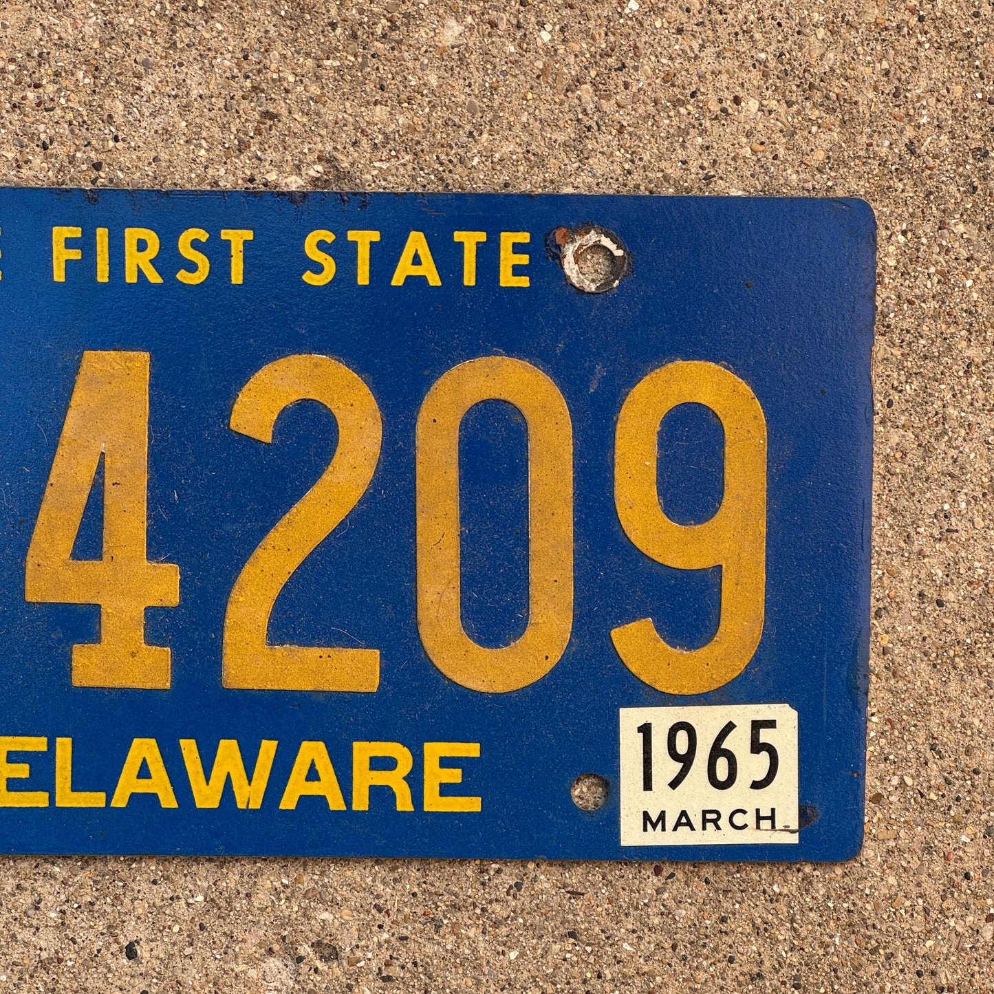 1962 1965 Delaware License Plate Auto Tag Riveted 234209