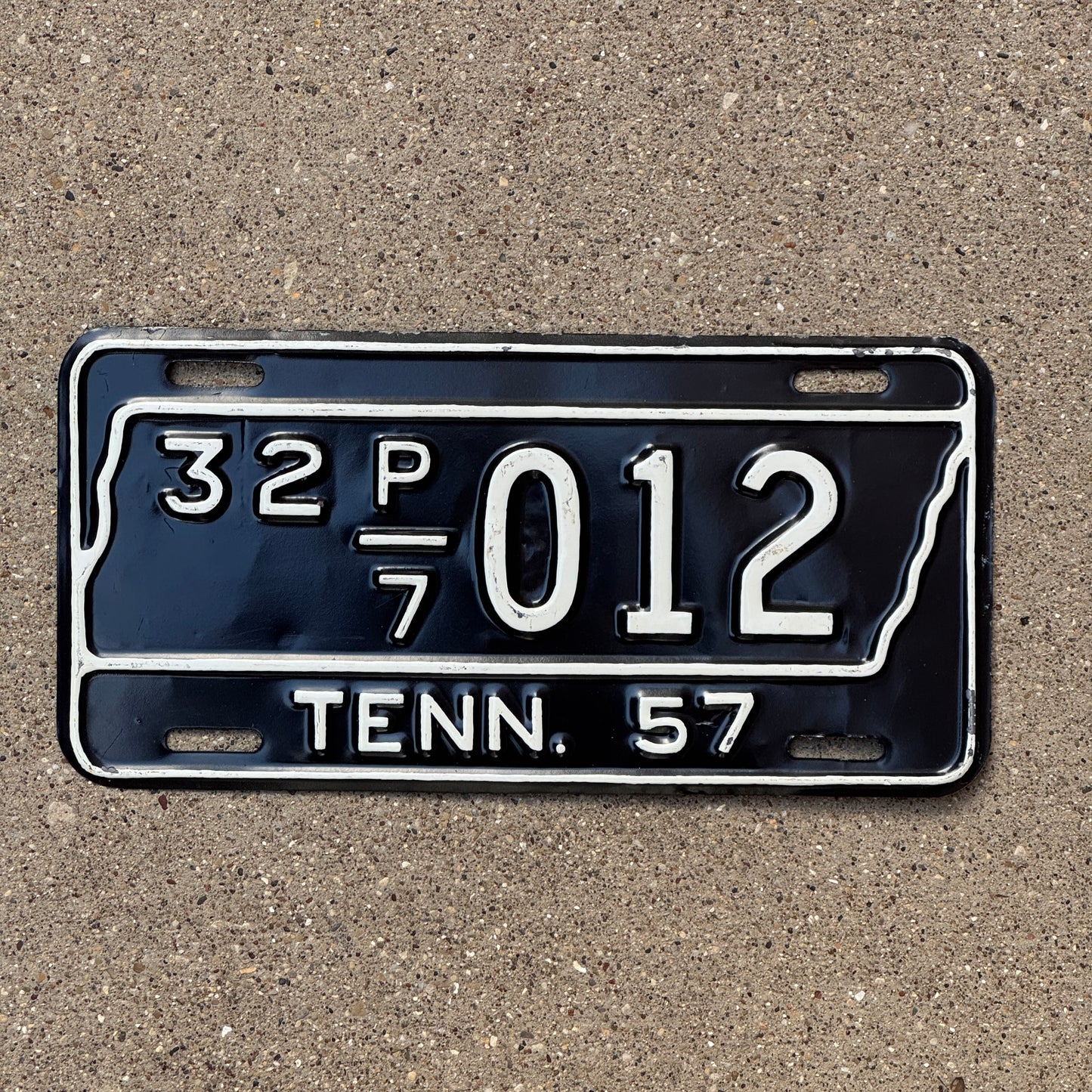 1957 Tennessee Truck License Plate Pair Auto Tag 32 P7 012