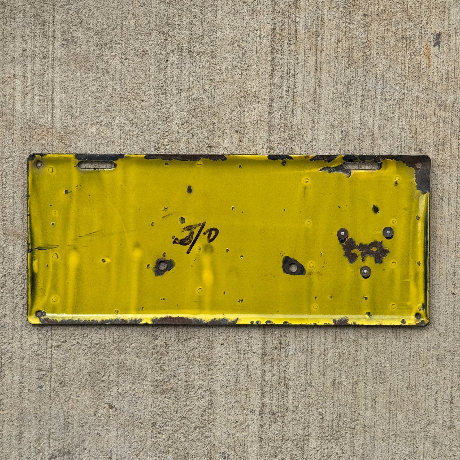 Photo of the back of a 1911 Pennsylvania Porcelain License Plate Auto Tag Garage Decor Vintage Beveled 420 Weed 42016