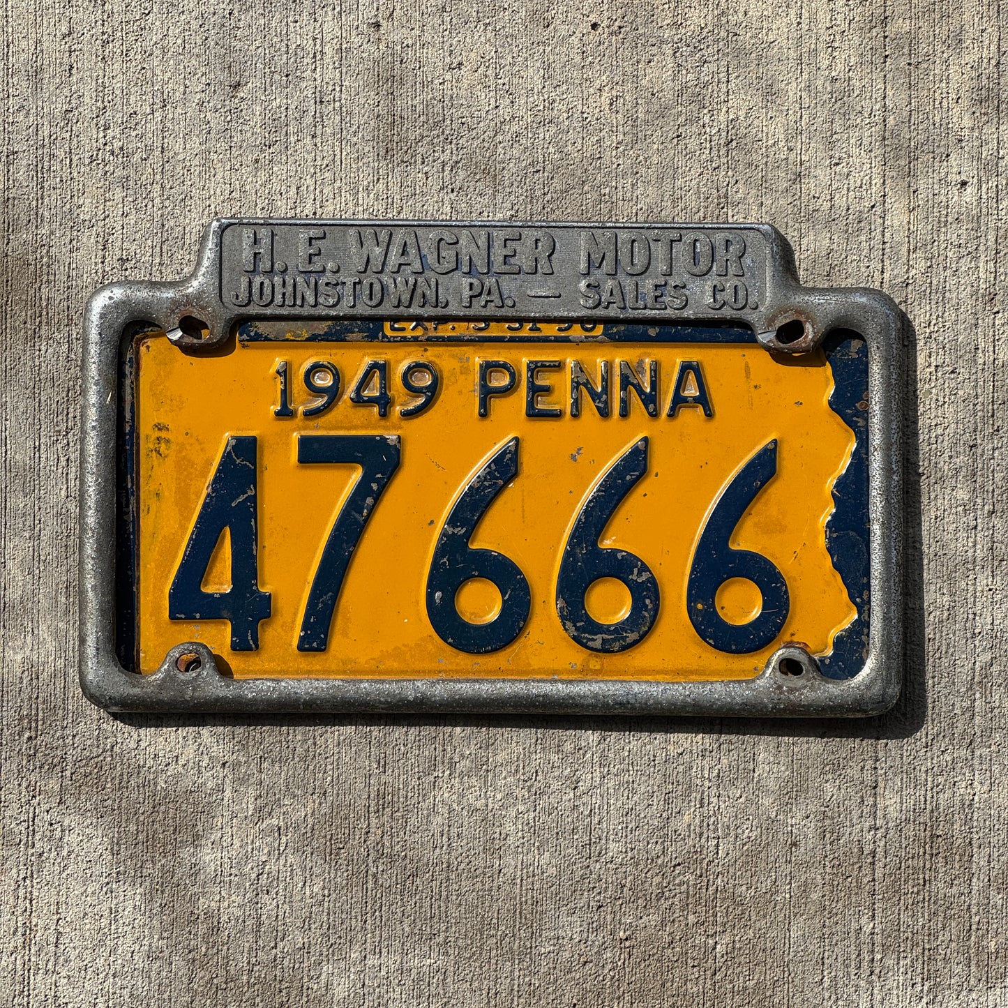 1940 Era H E Wagner Motor Co. Johnstown Pennsylvania License Plate Frame Auto Tag Dealer Dodge Plymouth Chrysler