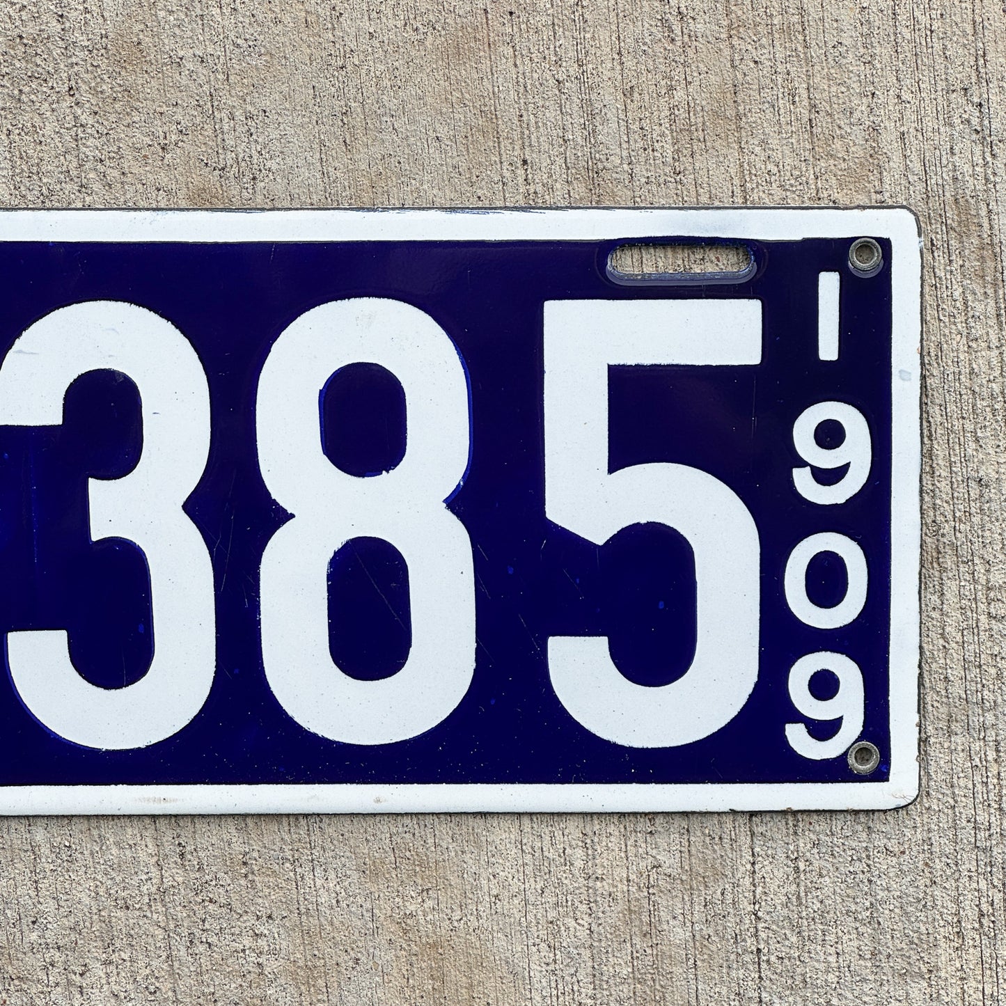 1909 Massachusetts Porcelain License Plate Auto Tag High Quality Low Number Four Digit 9385