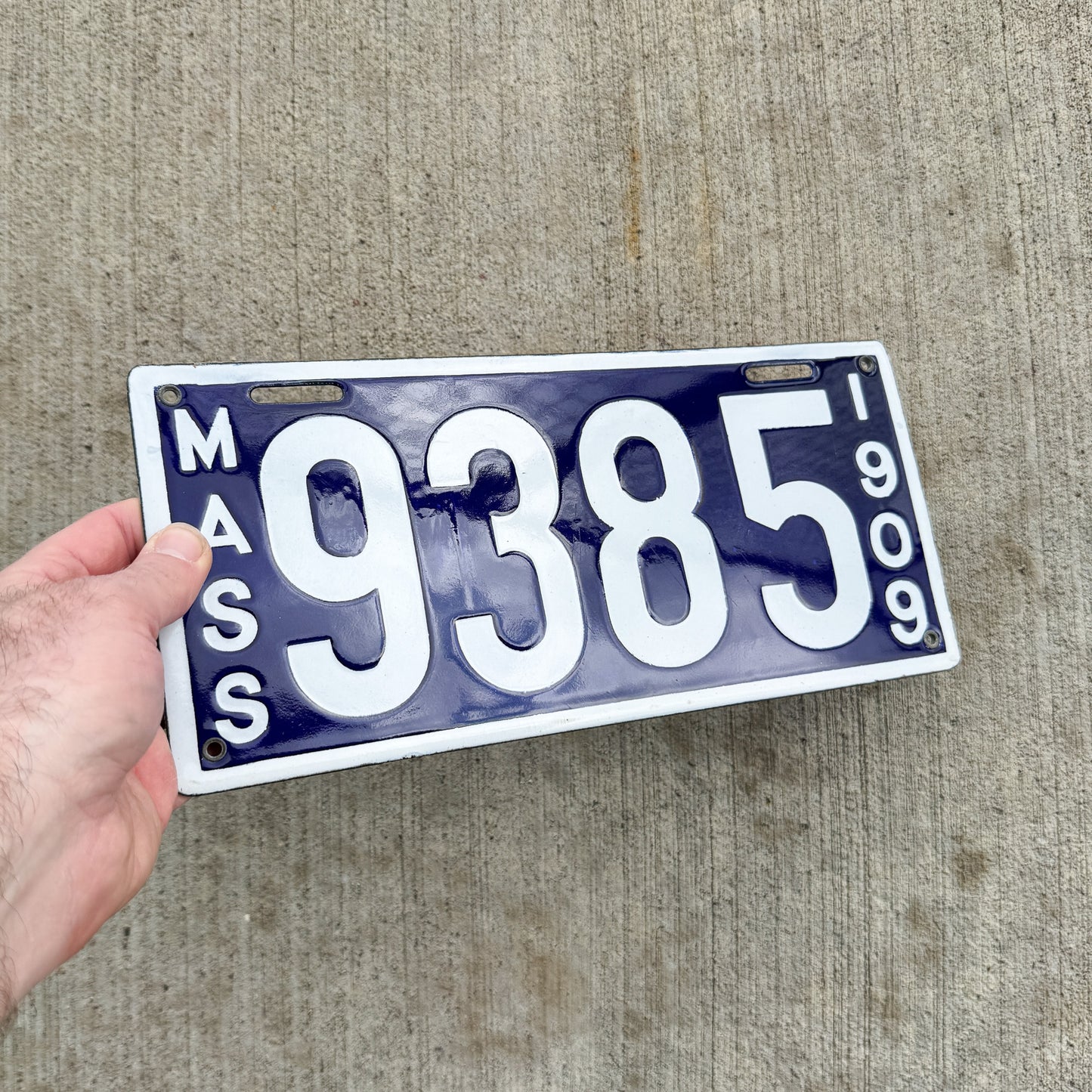 1909 Massachusetts Porcelain License Plate Auto Tag High Quality Low Number Four Digit 9385