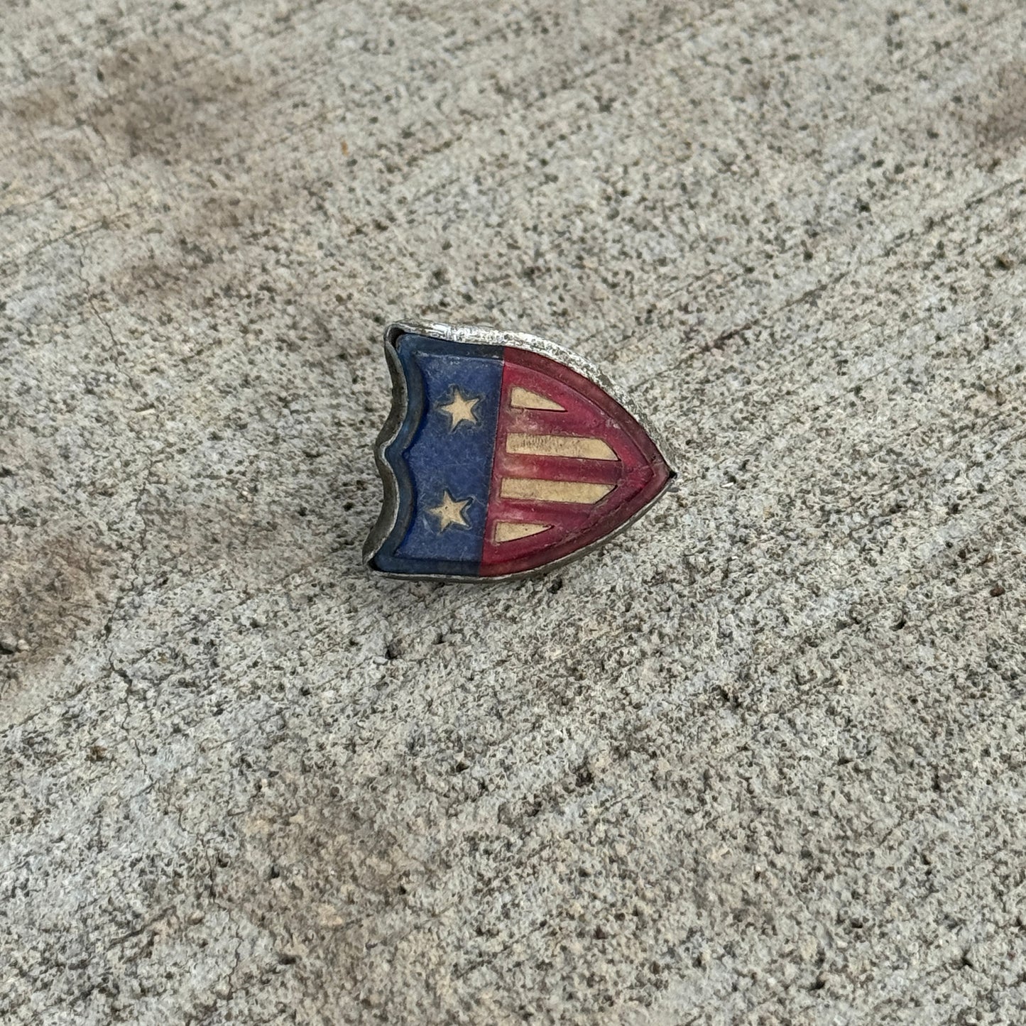 1960 Era Kastar American Flag Shield License Plate Topper Auto Tag Reflector Jewel Plastic