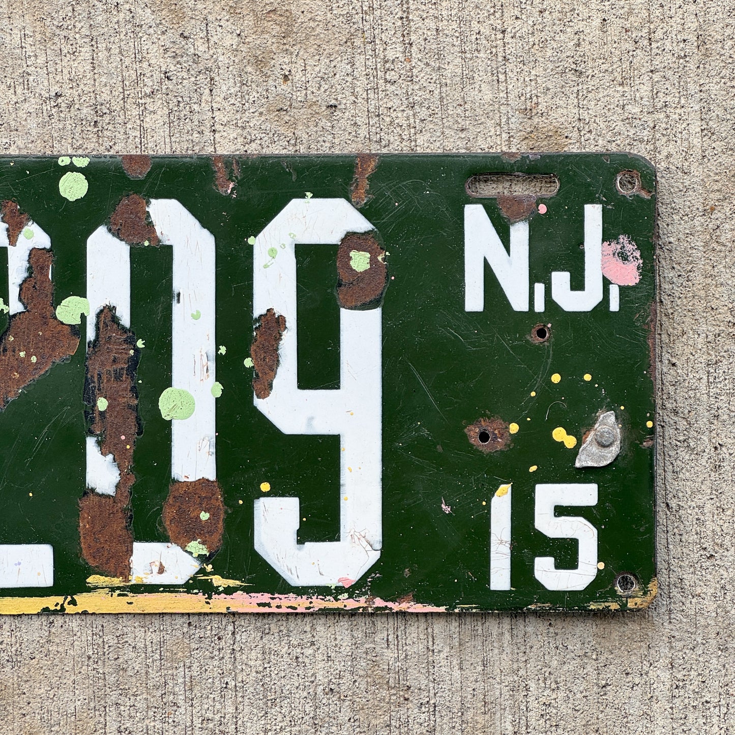 1915 New Jersey Porcelain License Plate Auto Tag 55209