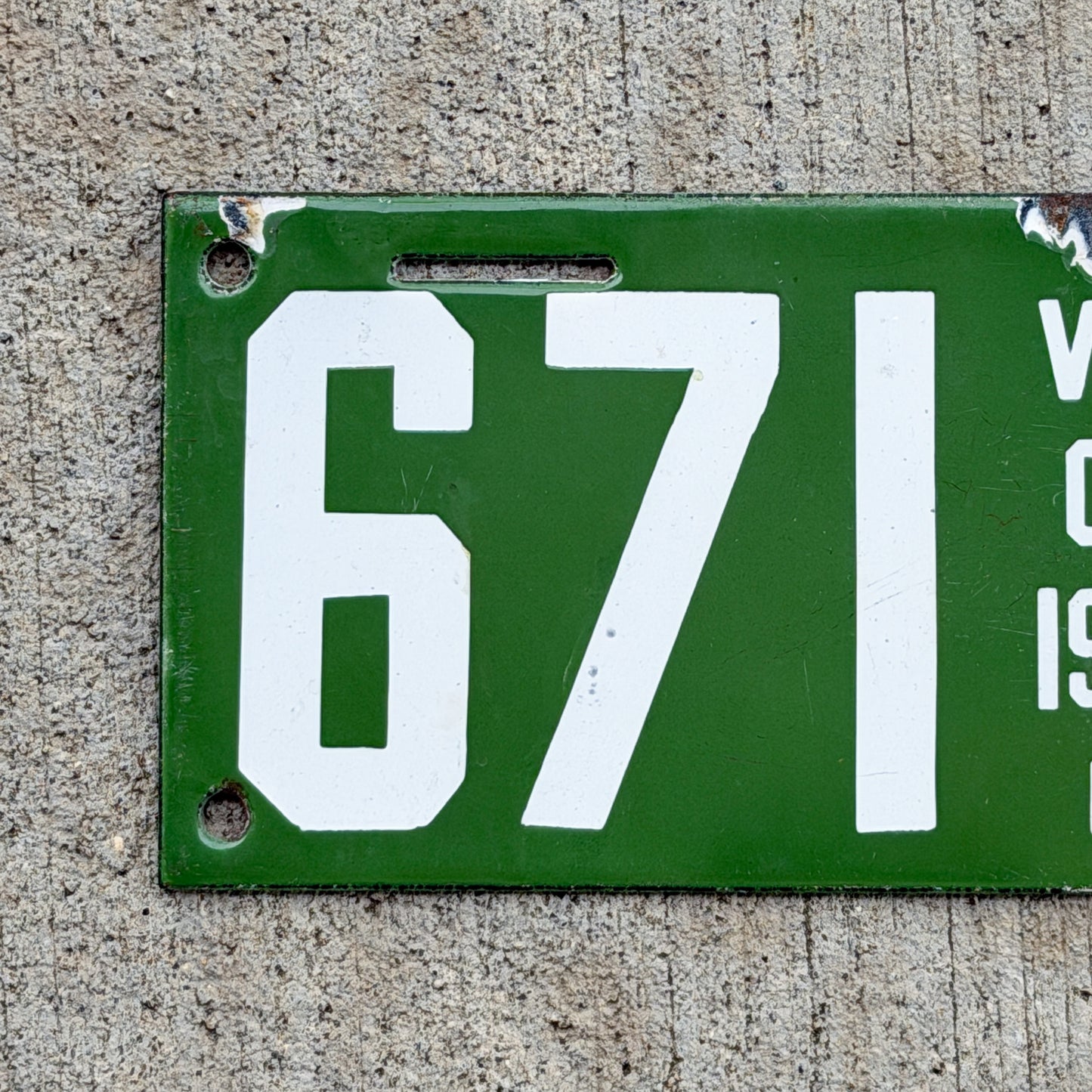 1914 Florida Porcelain Volusia County License Plate Auto Tag 671