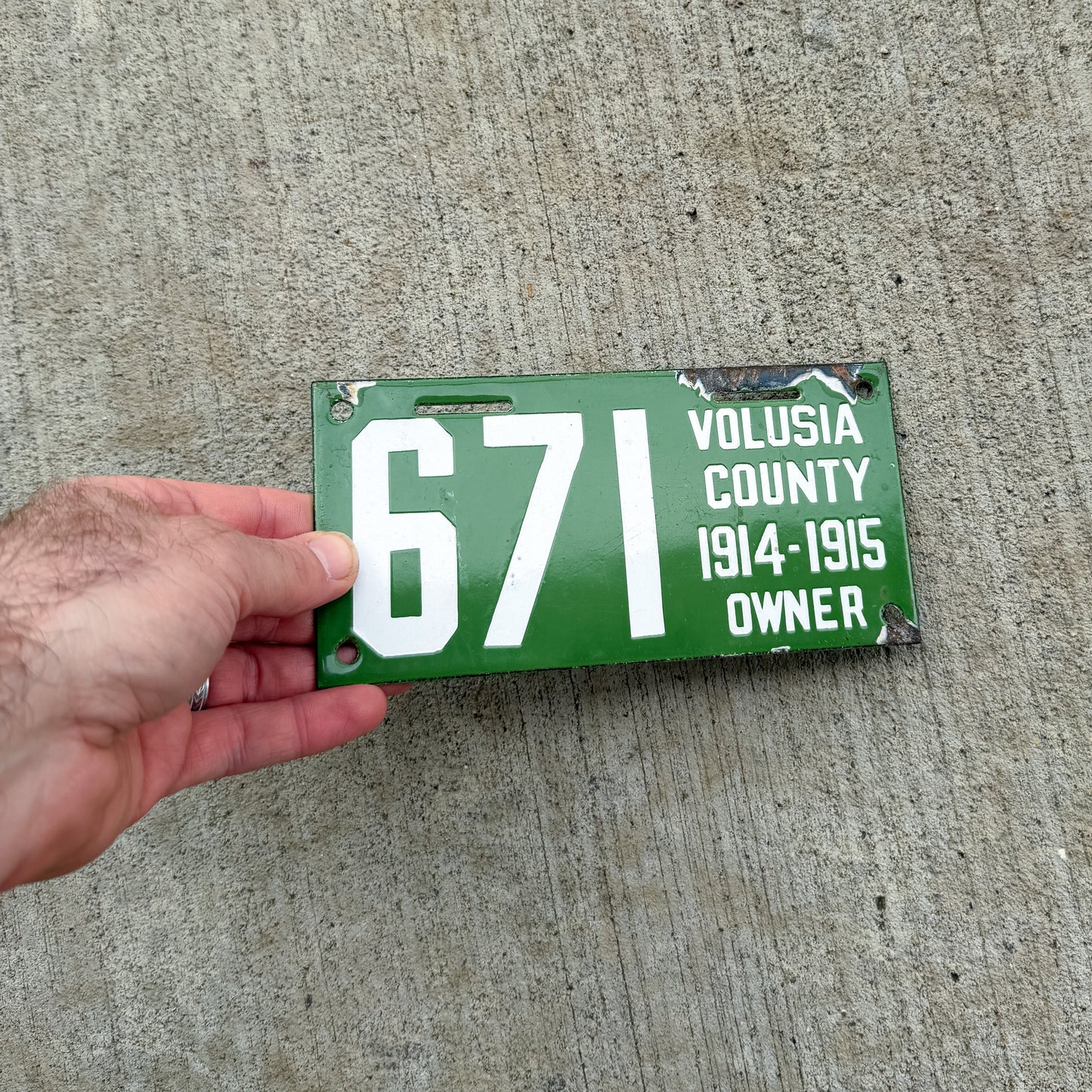 1914 Florida Porcelain Volusia County License Plate Auto Tag 671