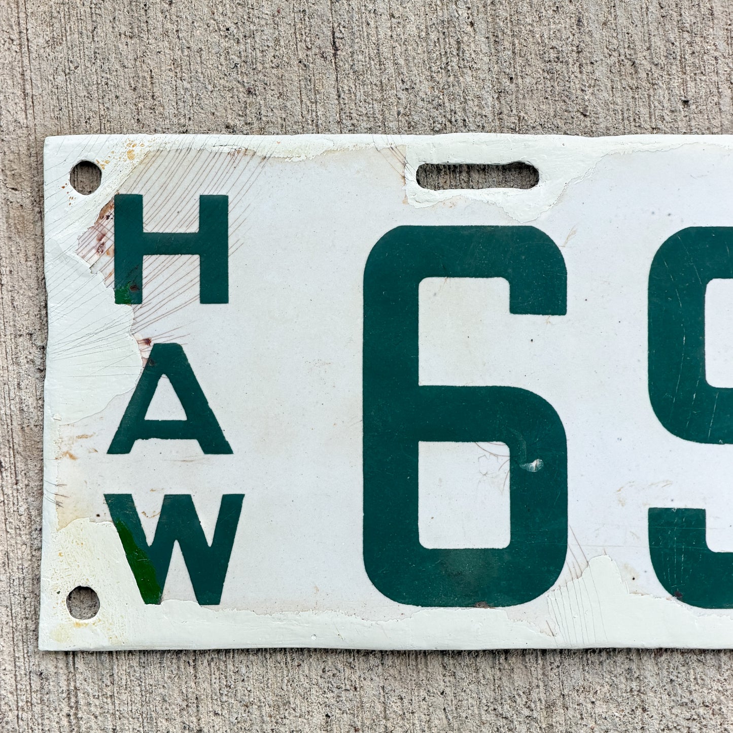 1915 Hawaii Porcelain License Plate Auto Tag Hawaii County 691