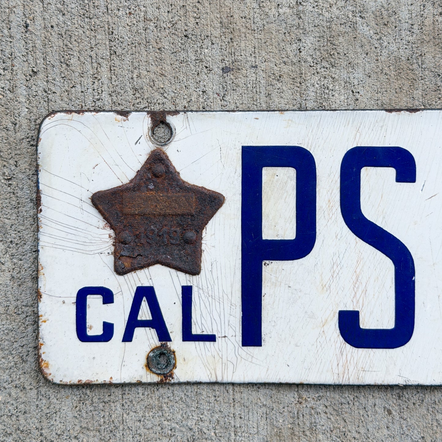 1916 1919 California Porcelain Public Service License Plate Auto Tag PS 1583
