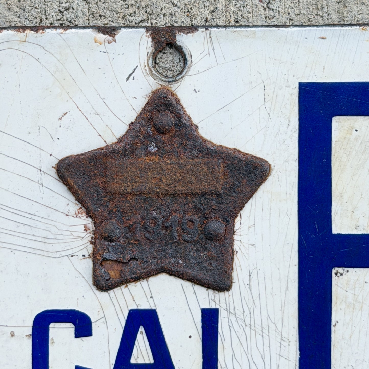 1916 1919 California Porcelain Public Service License Plate Auto Tag PS 1583