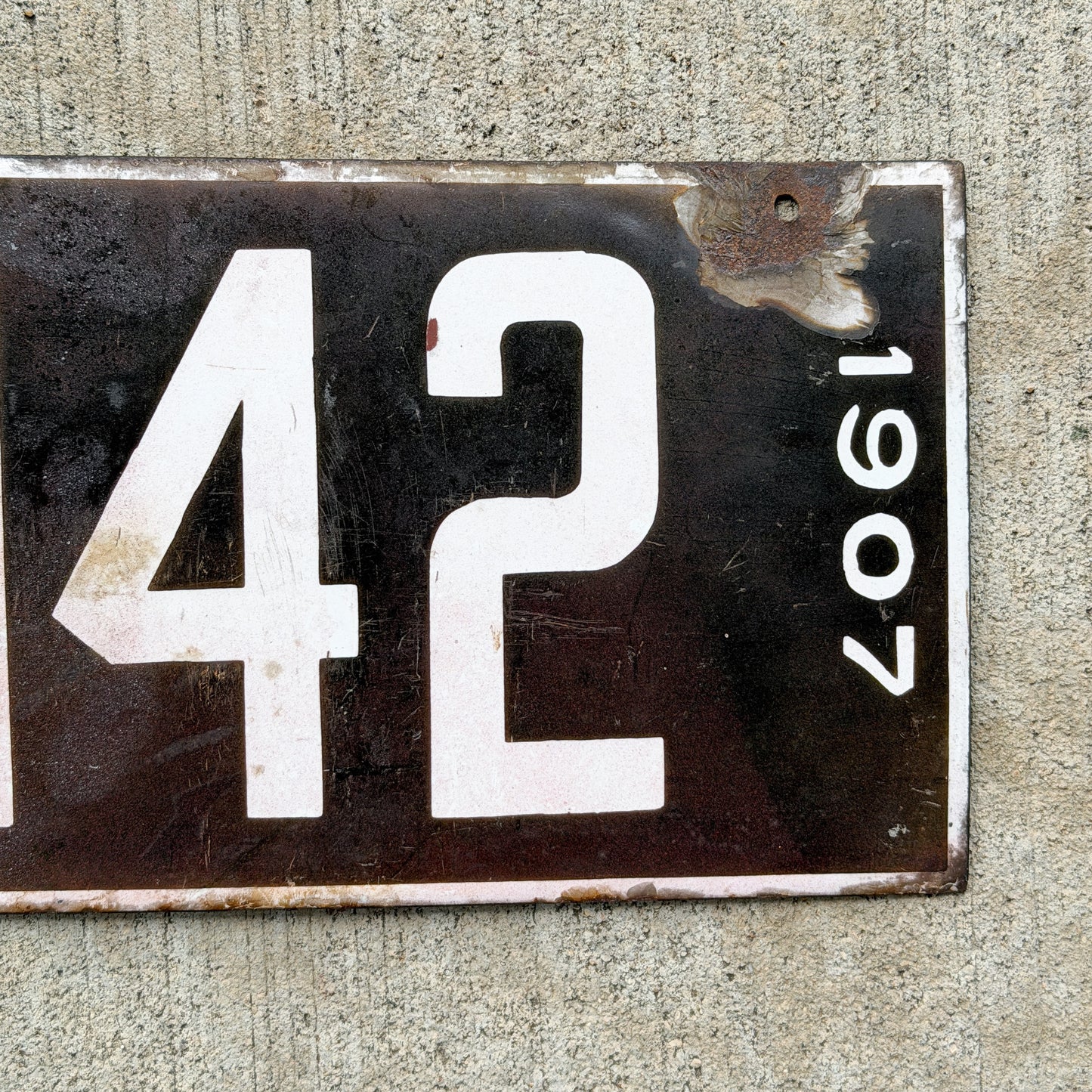 1907 St Louis Missouri Porcelain License Plate Auto Tag Garage Low Number Three Digit 142
