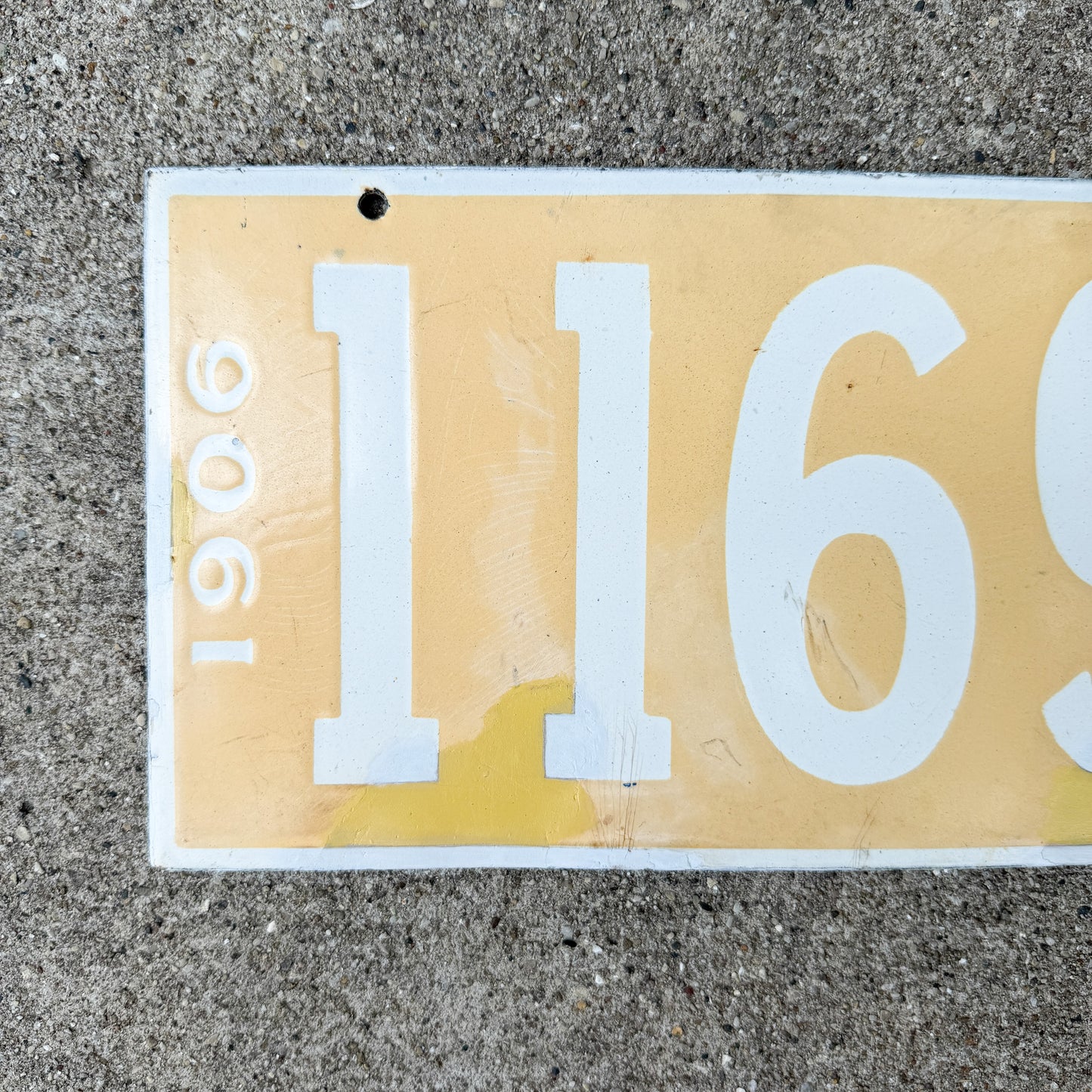 1906 St. Louis Missouri Porcelain License Plate Auto Tag 1169