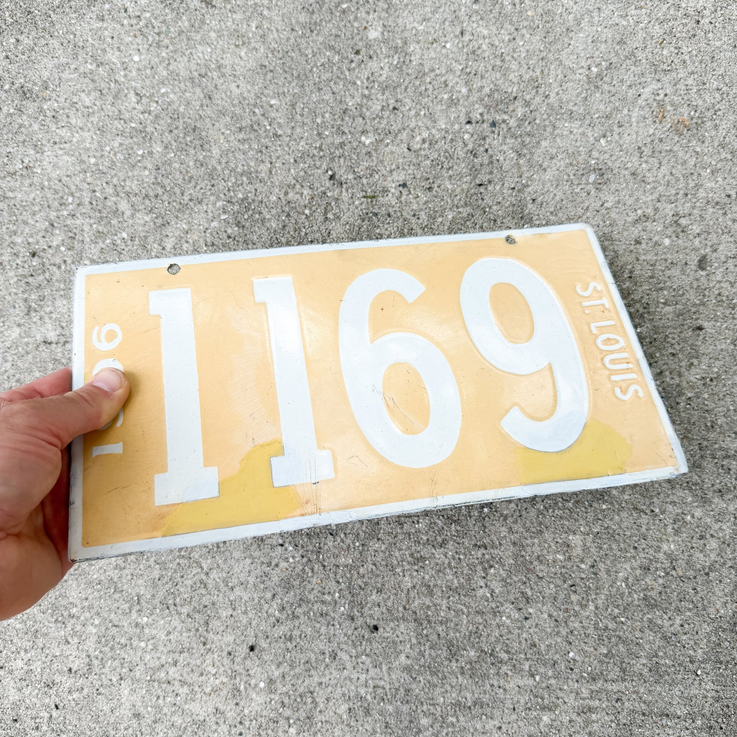 1906 St. Louis Missouri Porcelain License Plate Auto Tag 1169