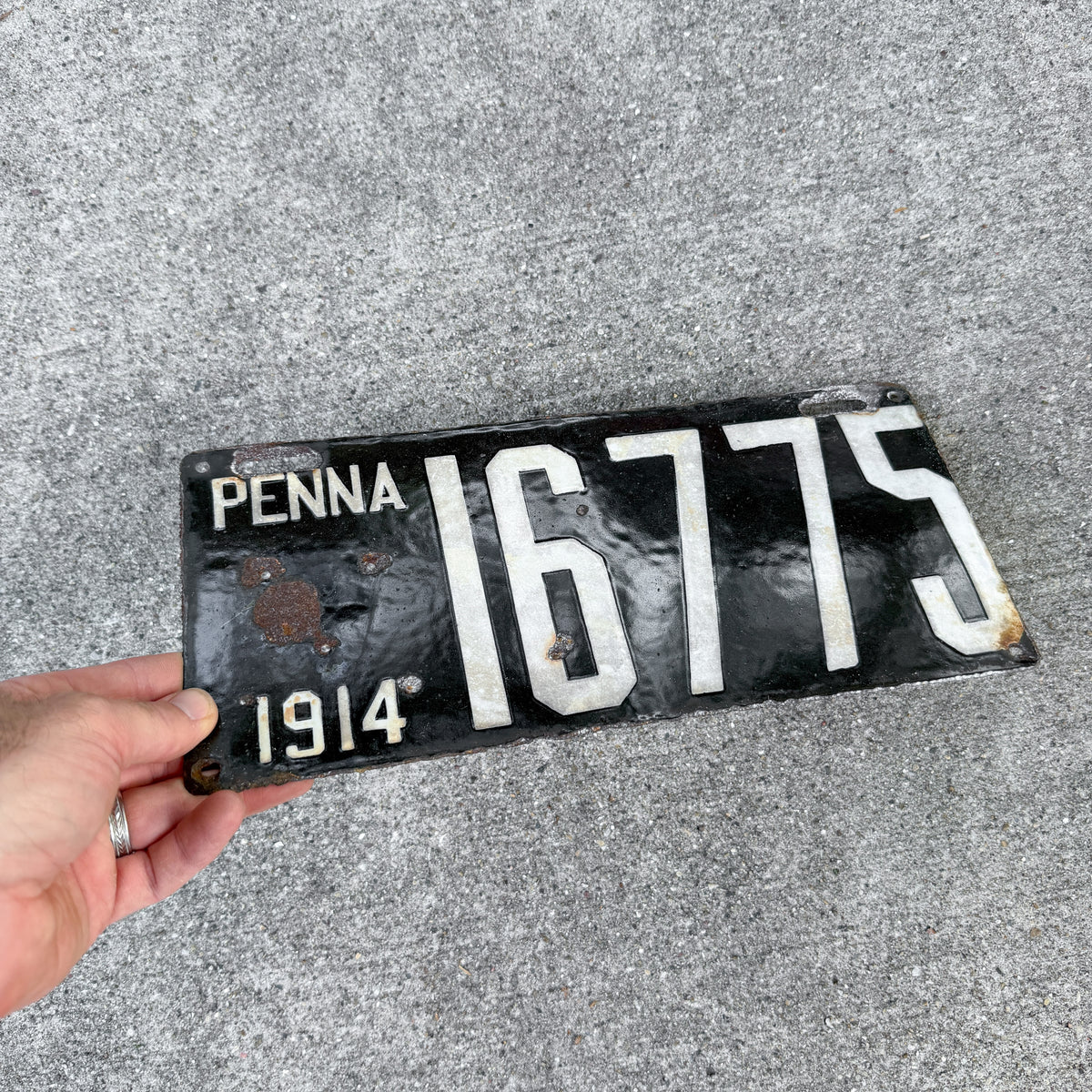 1914 Pennsylvania Porcelain License Plate Auto Tag 16775