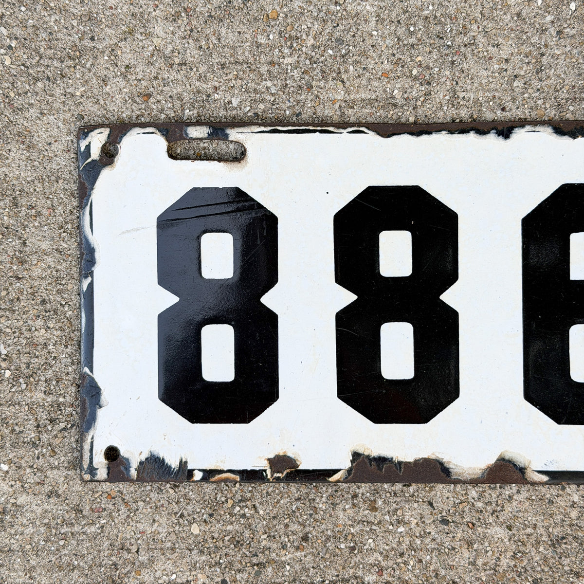 1910 Vermont Porcelain License Plate Auto Tag Low Number Three Digit 886
