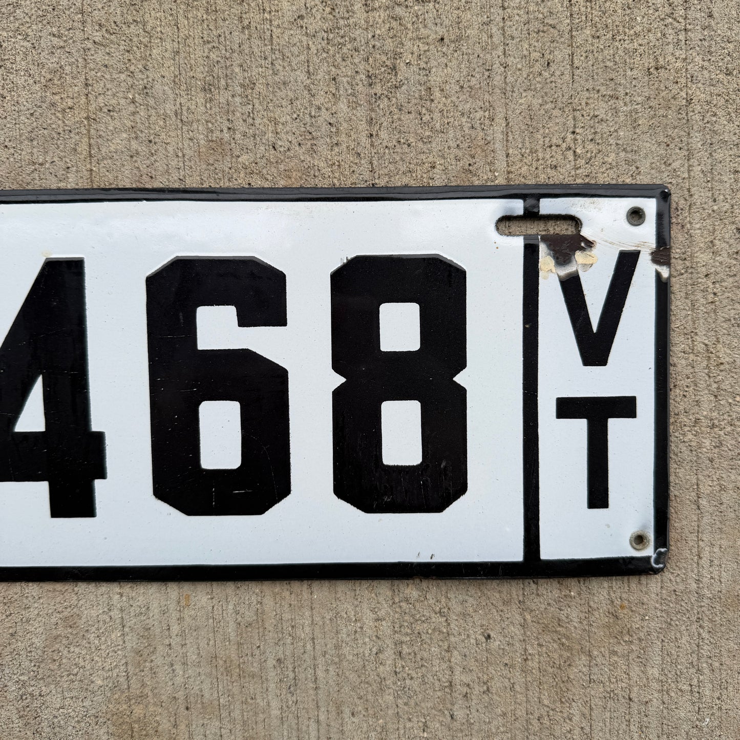 1914 Vermont Porcelain License Plate Auto Tag Low Number Four Digit 1468