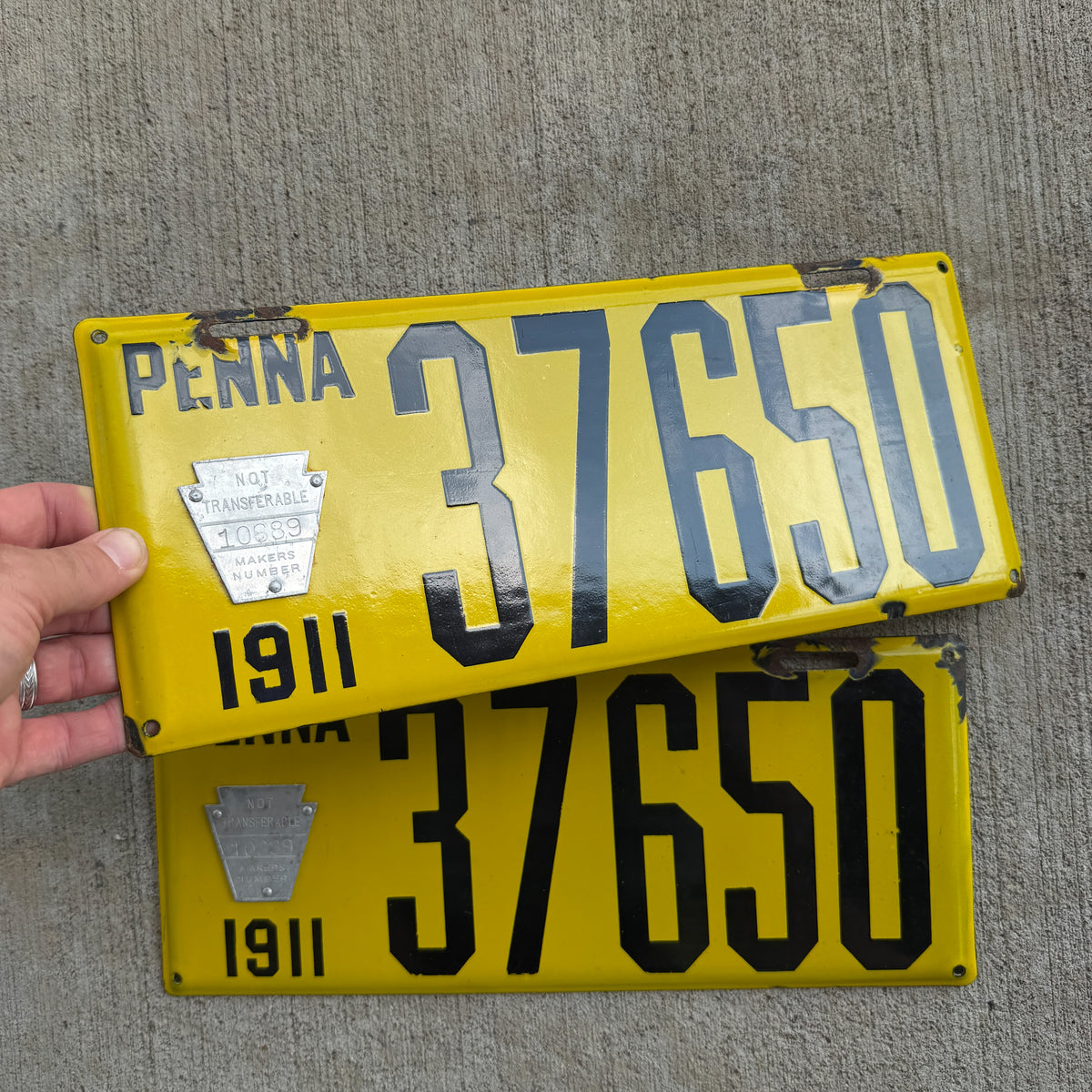 1911 Pennsylvania Porcelain License Plate Pair Auto Tag 37650