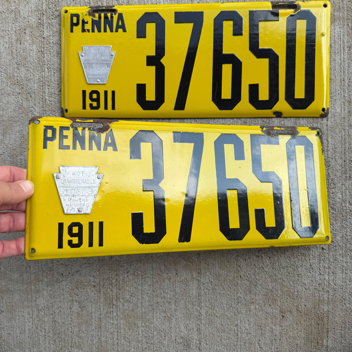 1911 Pennsylvania Porcelain License Plate Pair Auto Tag 37650