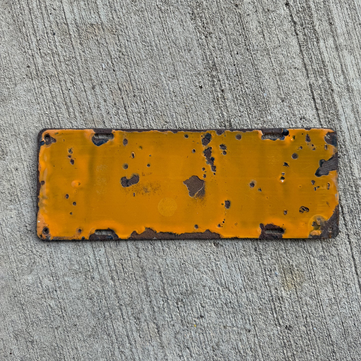 1912 Michigan Porcelain License Plate Auto Tag 26585