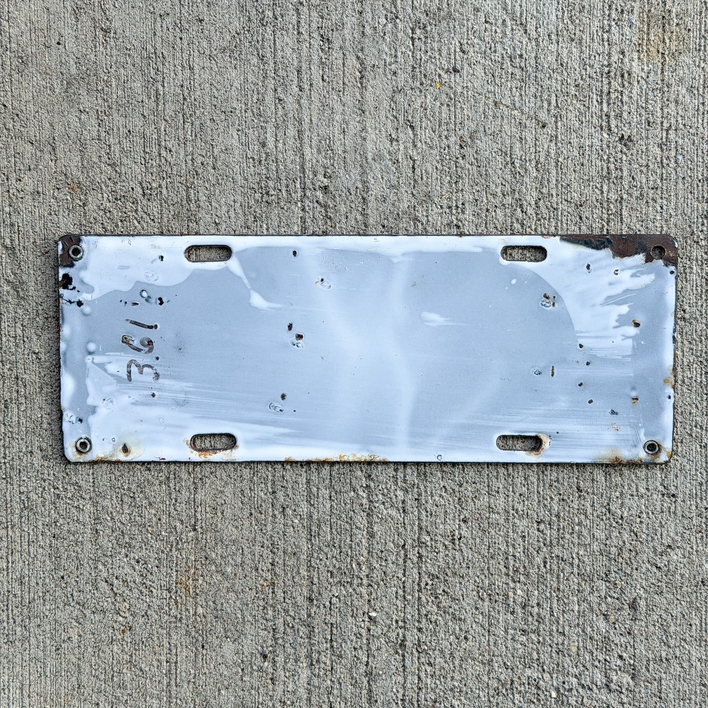 1914 Michigan Porcelain License Plate Auto Tag 64487