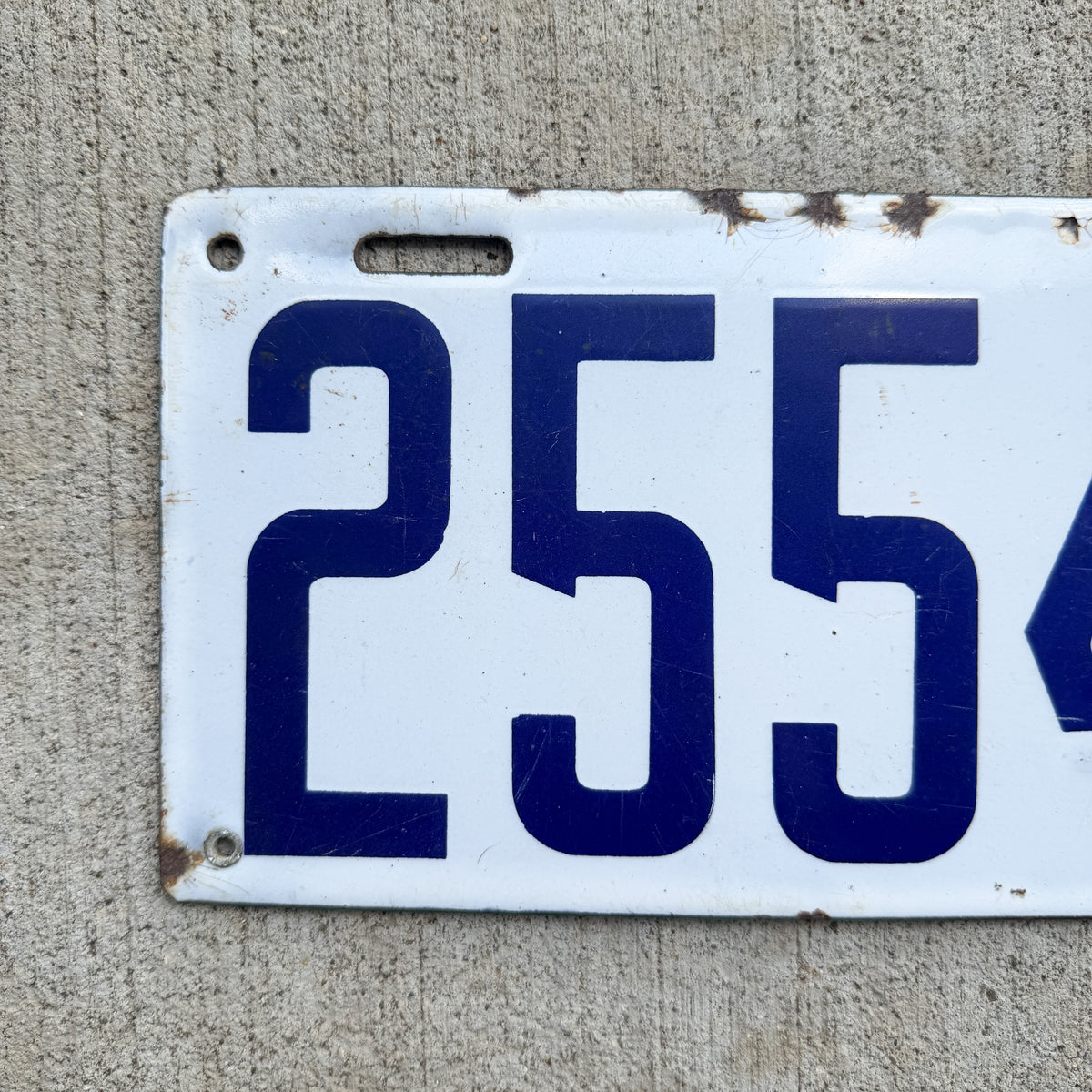1915 Delaware Porcelain License Plate Auto Tag Low Number Four Digit 2554
