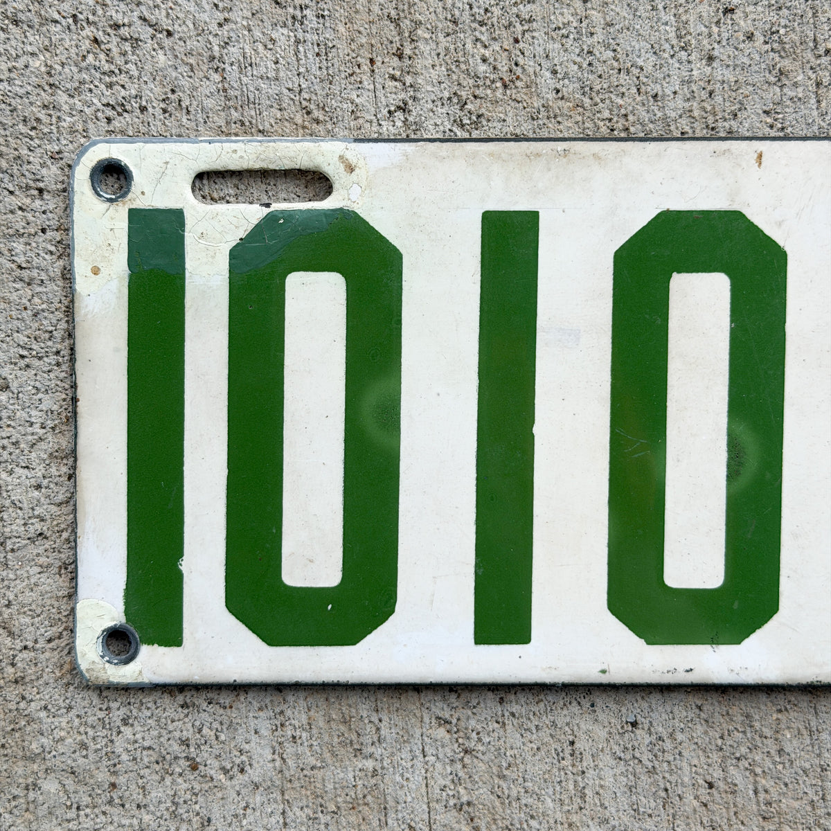 1915 Volusia County Florida Porcelain License Plate Auto Tag 1010