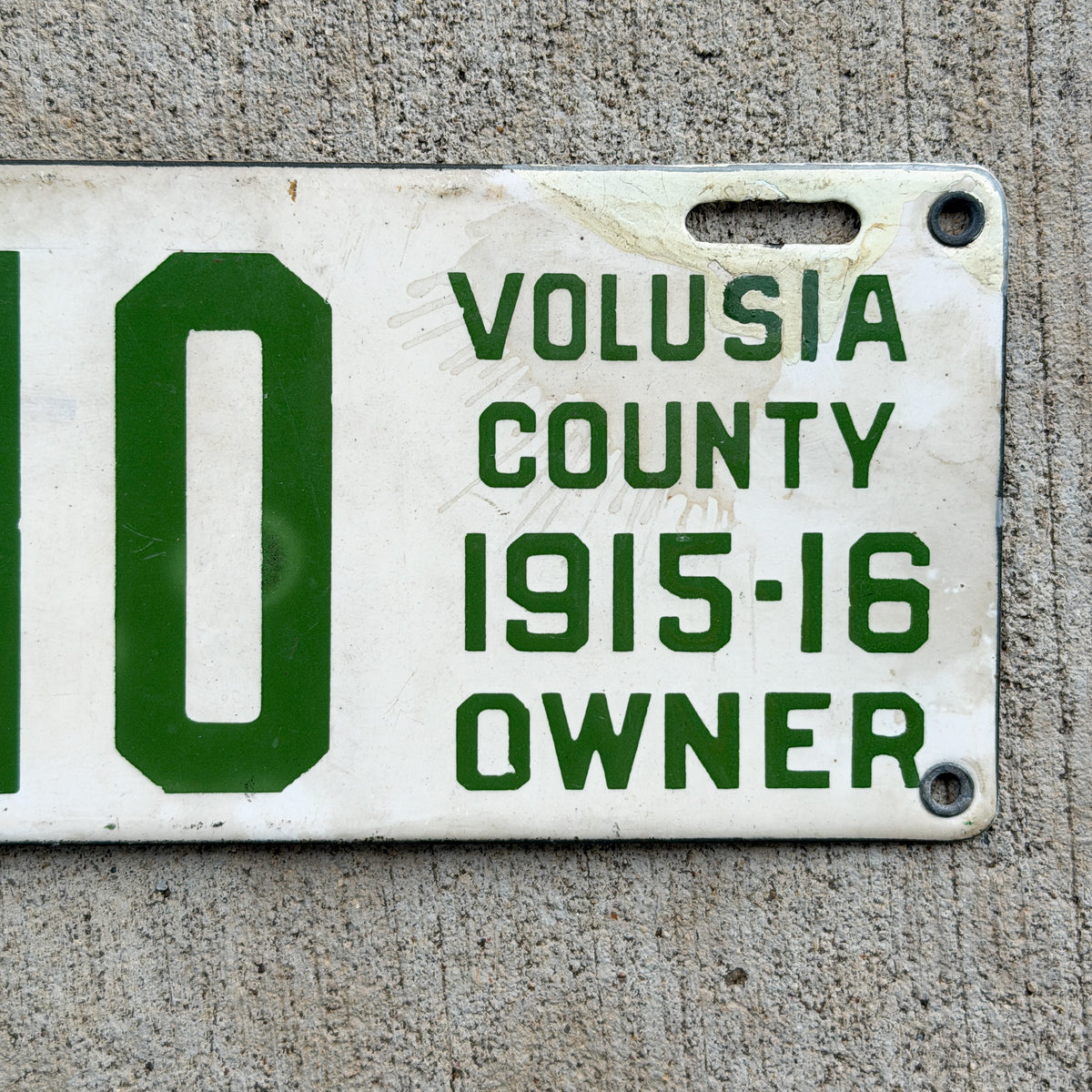 1915 Volusia County Florida Porcelain License Plate Auto Tag 1010