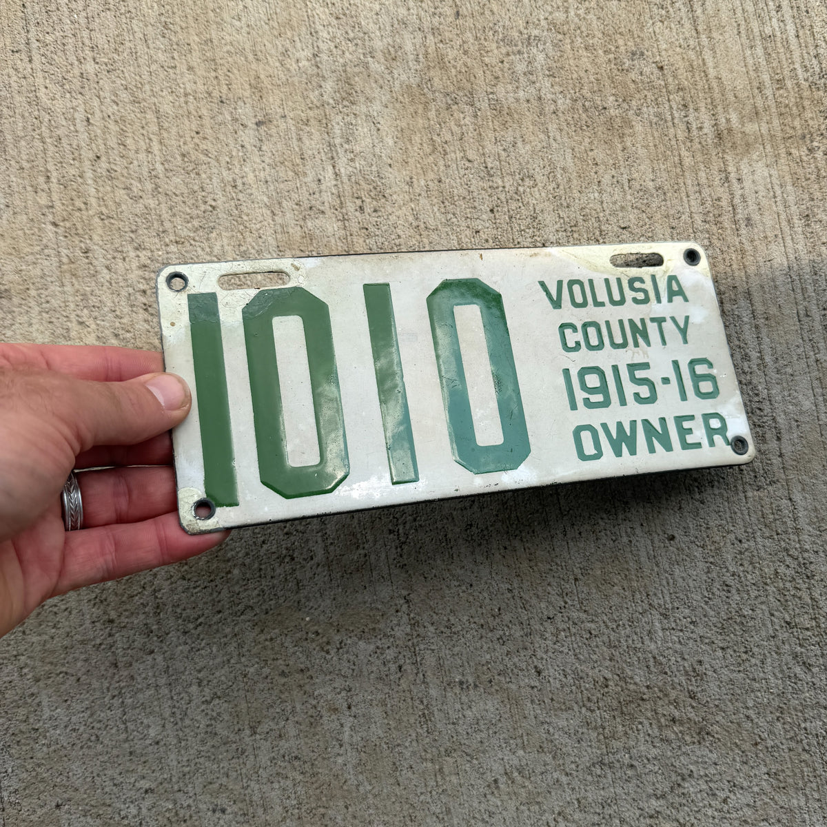 1915 Volusia County Florida Porcelain License Plate Auto Tag 1010