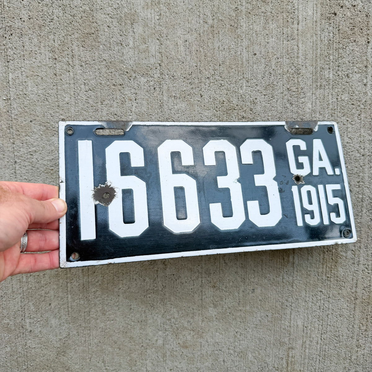 1915 Georgia Porcelain License Plate Auto Tag 16633