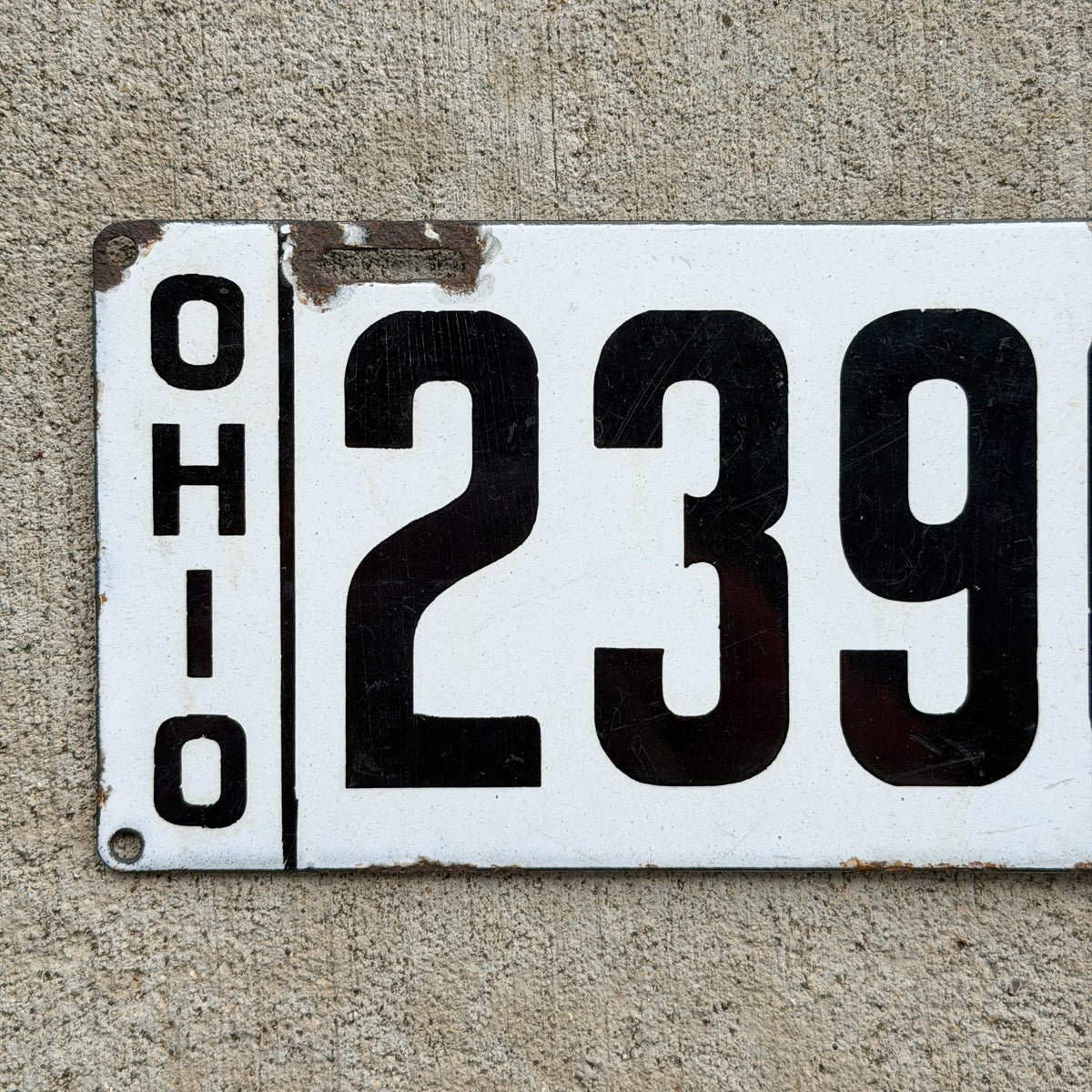 1911 Ohio Porcelain License Plate Auto Tag 23908