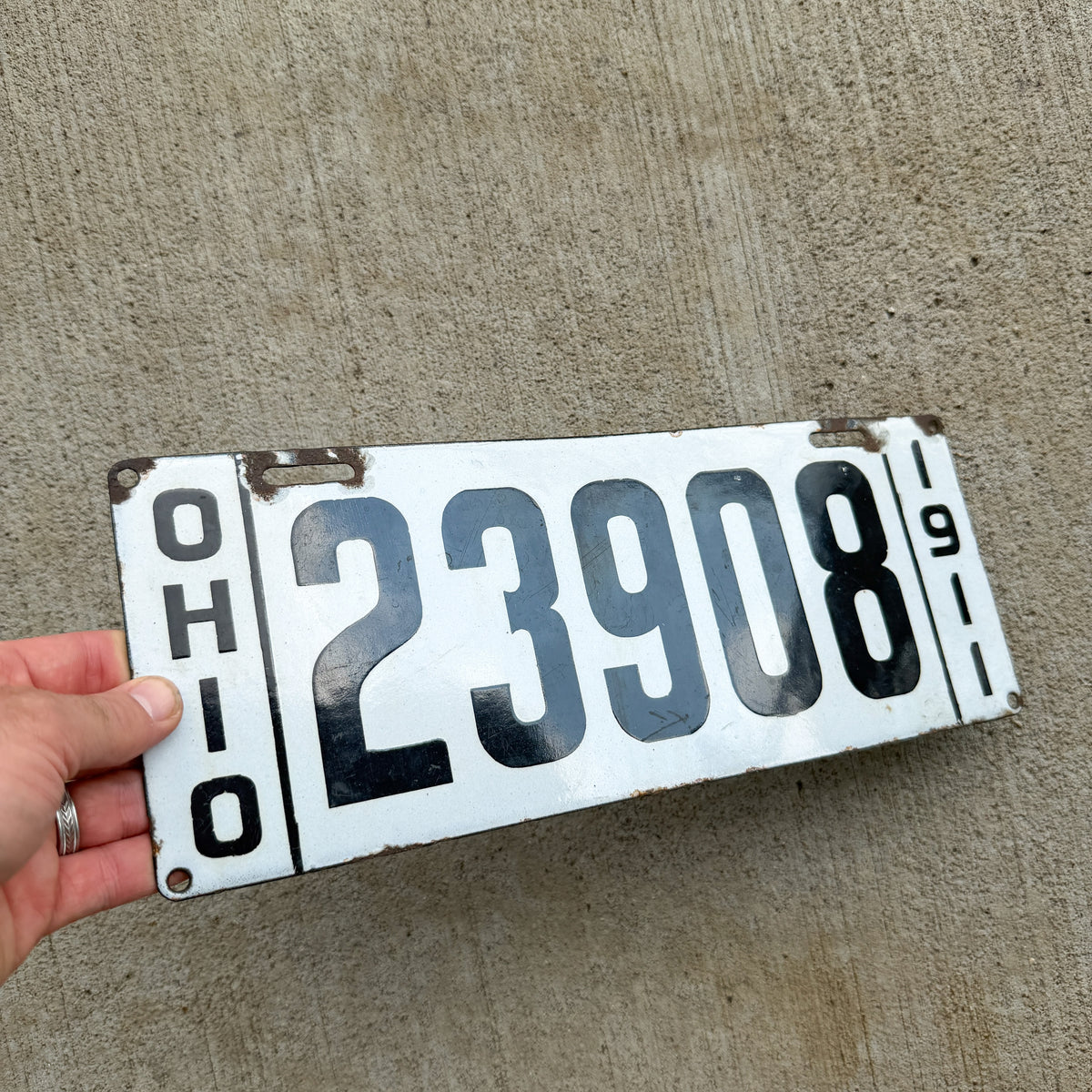 1911 Ohio Porcelain License Plate Auto Tag 23908