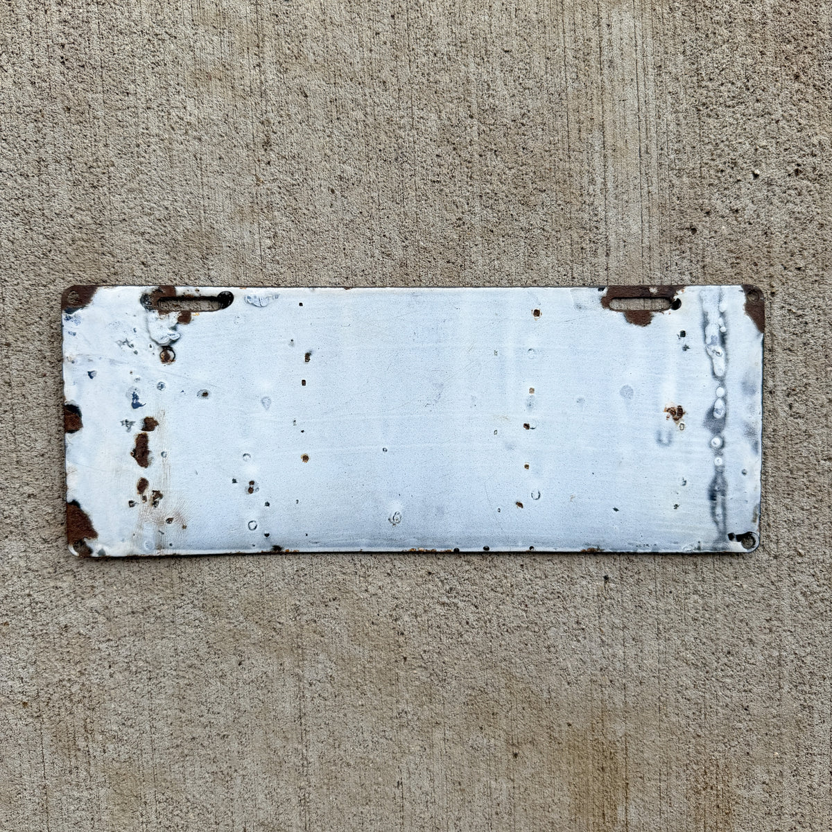 1911 Ohio Porcelain License Plate Auto Tag 23908