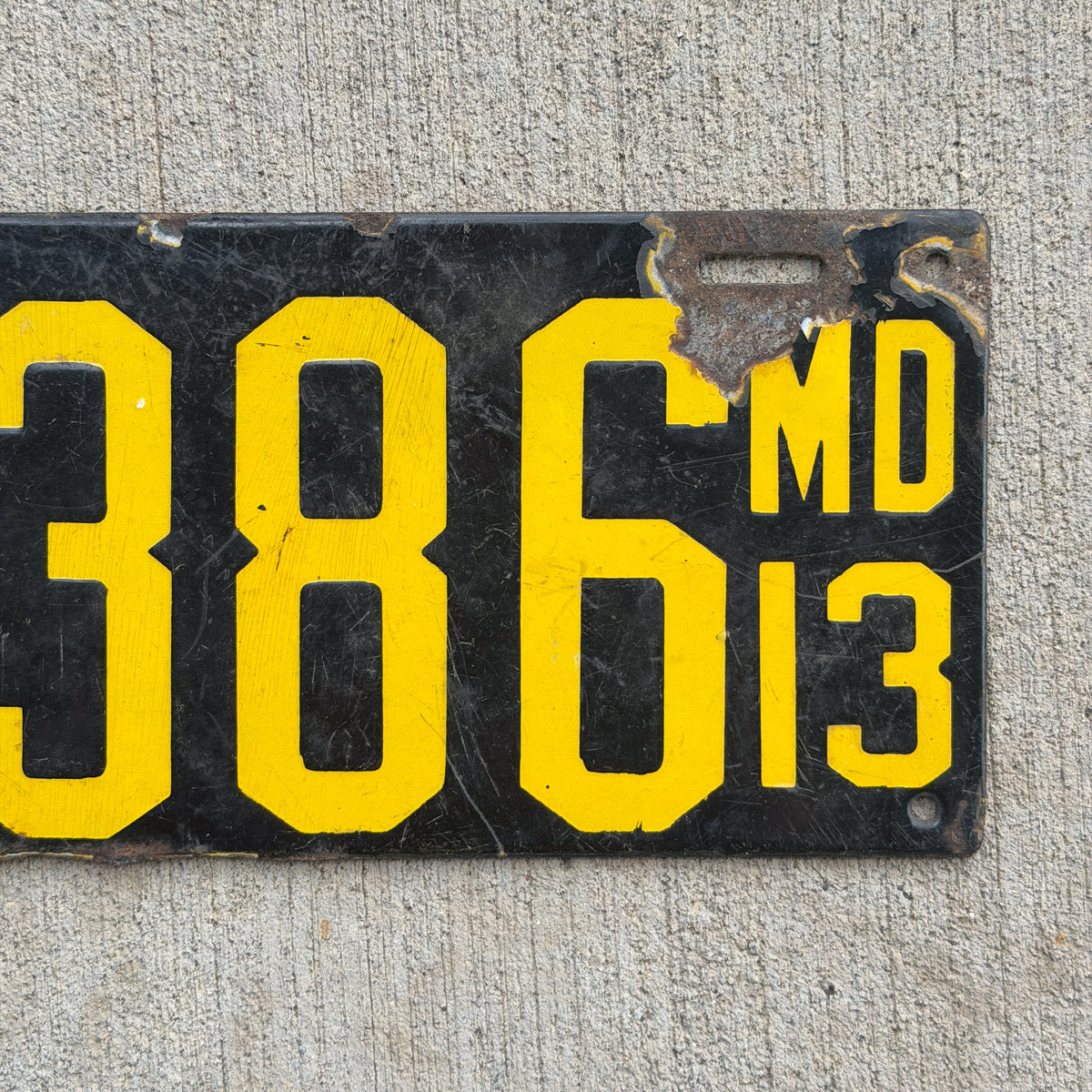 1913 Maryland Porcelain License Plate Auto Tag 12386