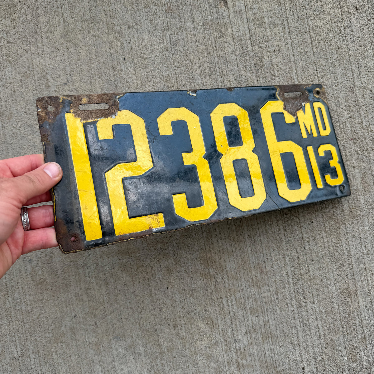 1913 Maryland Porcelain License Plate Auto Tag 12386