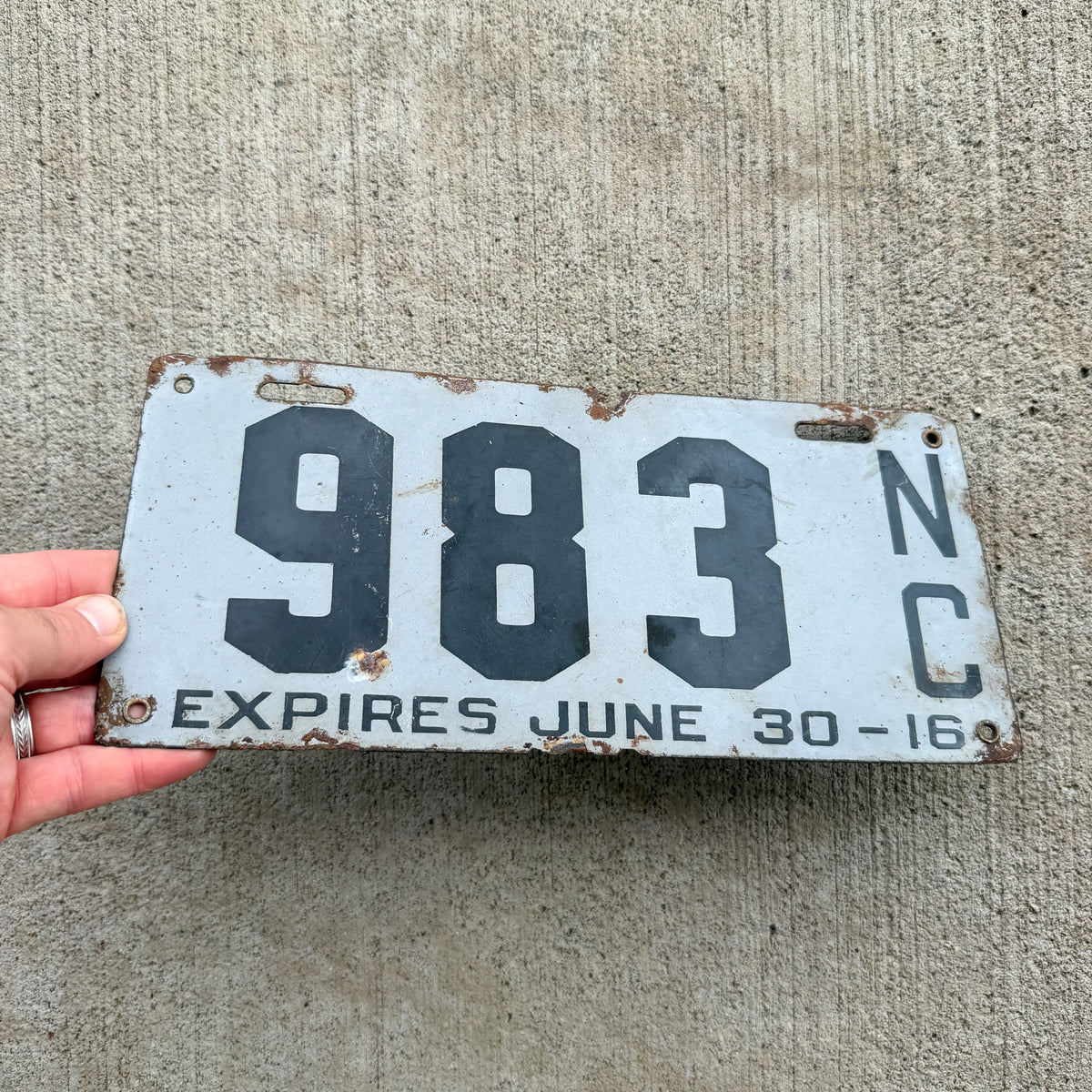 1915 1916 North Carolina Porcelain License Plate Auto Tag Low Number Three Digit 983