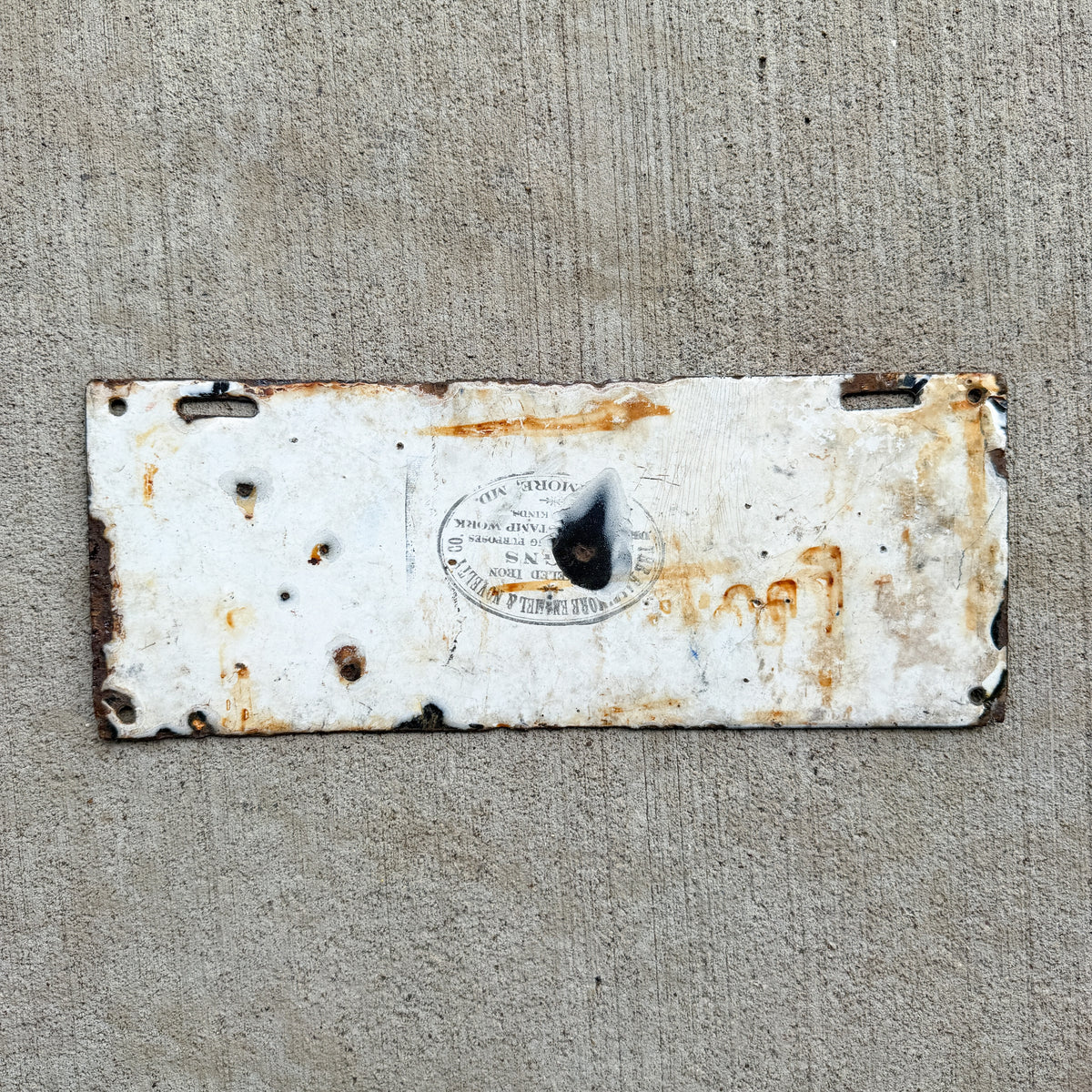 1910 Vermont Porcelain Dealer License Plate Auto Tag 017