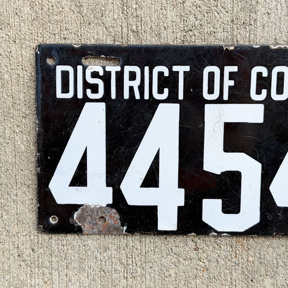 1915 Washington DC Porcelain License Plate Auto Tag 44540