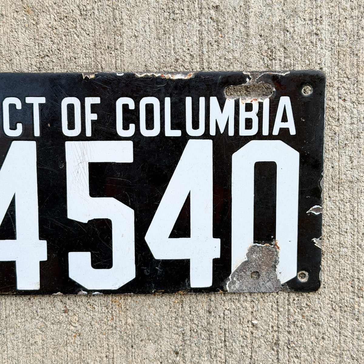 1915 Washington DC Porcelain License Plate Auto Tag 44540